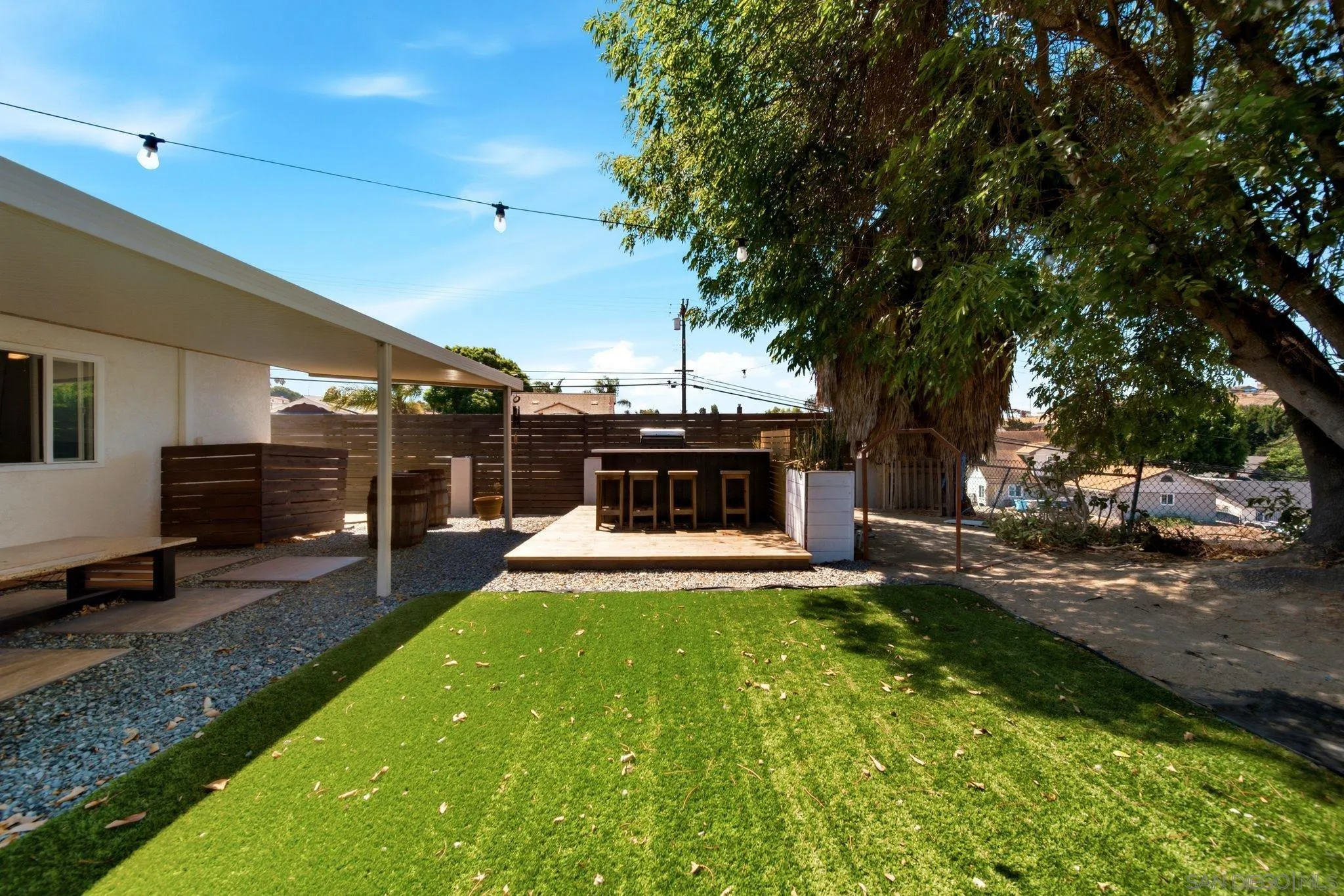 https://cdn.realtyfeed.com/cdn/127/260020462/46b7b69fdec4b21e60b779e48faf531f.webp