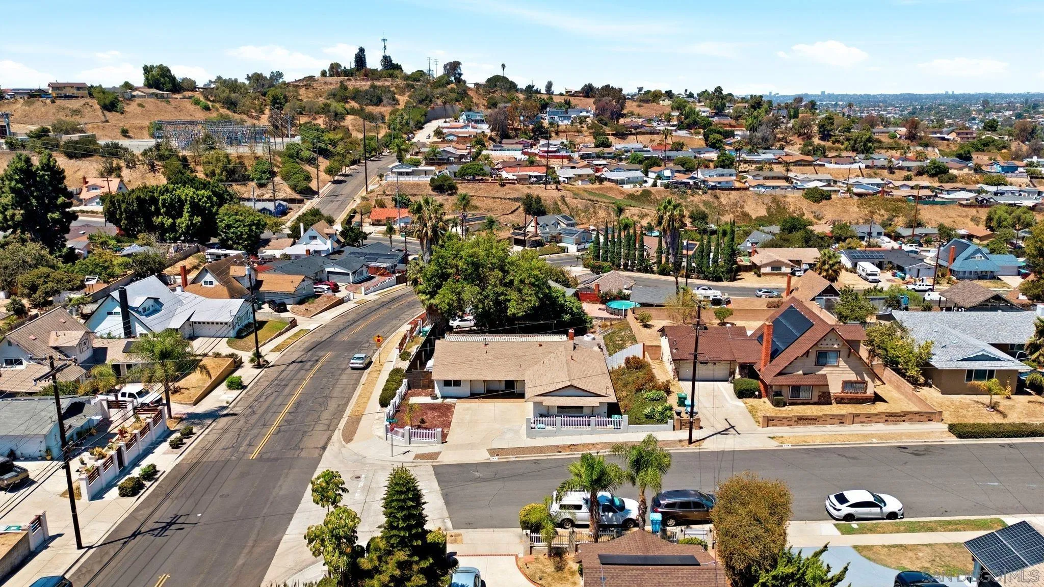 https://cdn.realtyfeed.com/cdn/127/260020462/702152b030e86074b576e436c62e54ff.webp