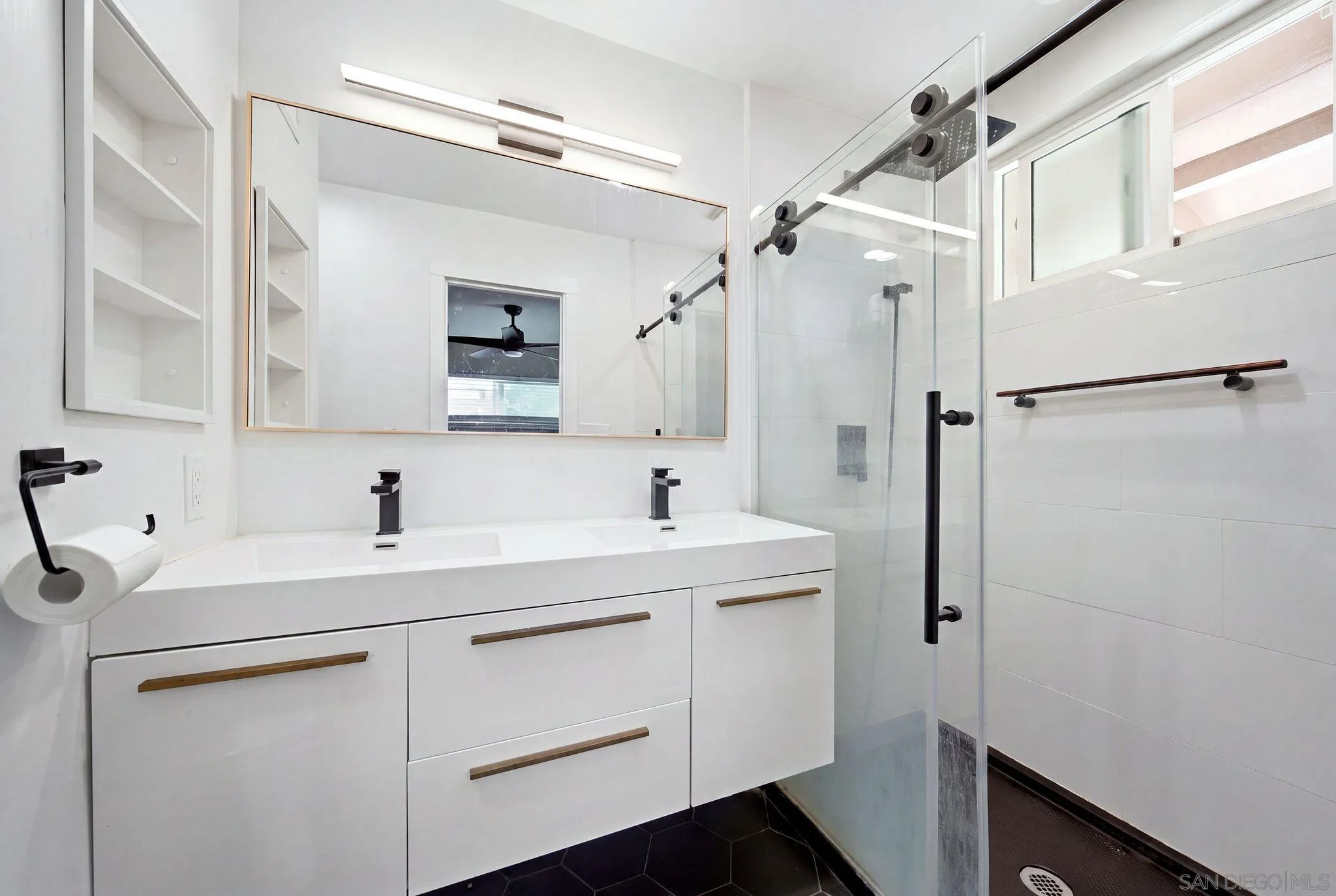 https://cdn.realtyfeed.com/cdn/127/260020462/e09b4f7275c973cb5d8f40ab490bb168.webp