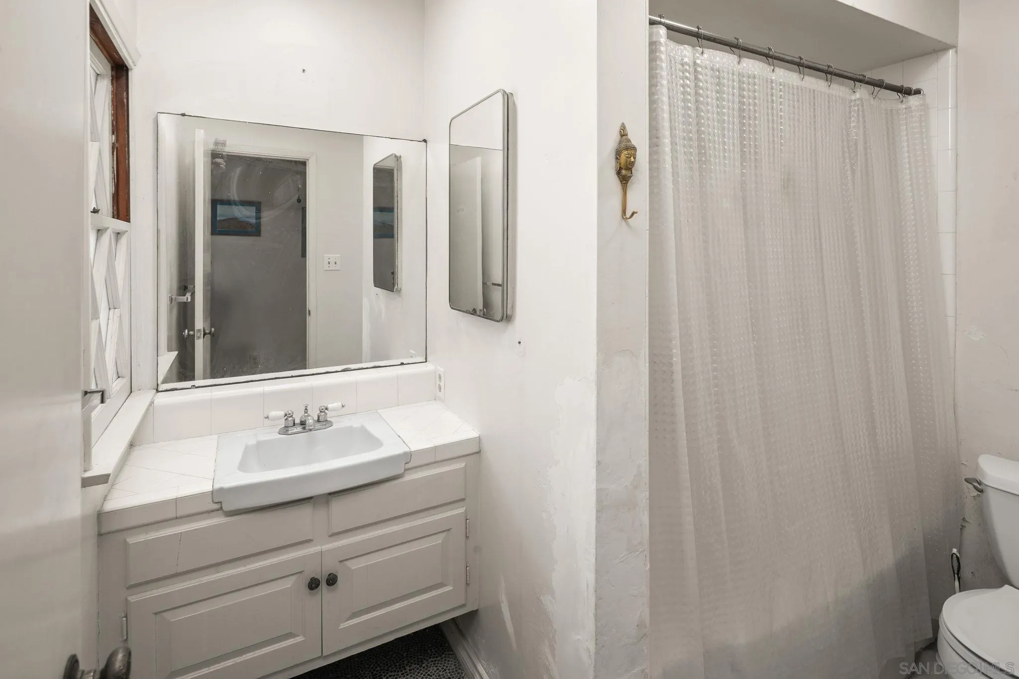 https://cdn.realtyfeed.com/cdn/127/260020463/0664d1d85f809ea55cdb1a2981b5b3df.webp