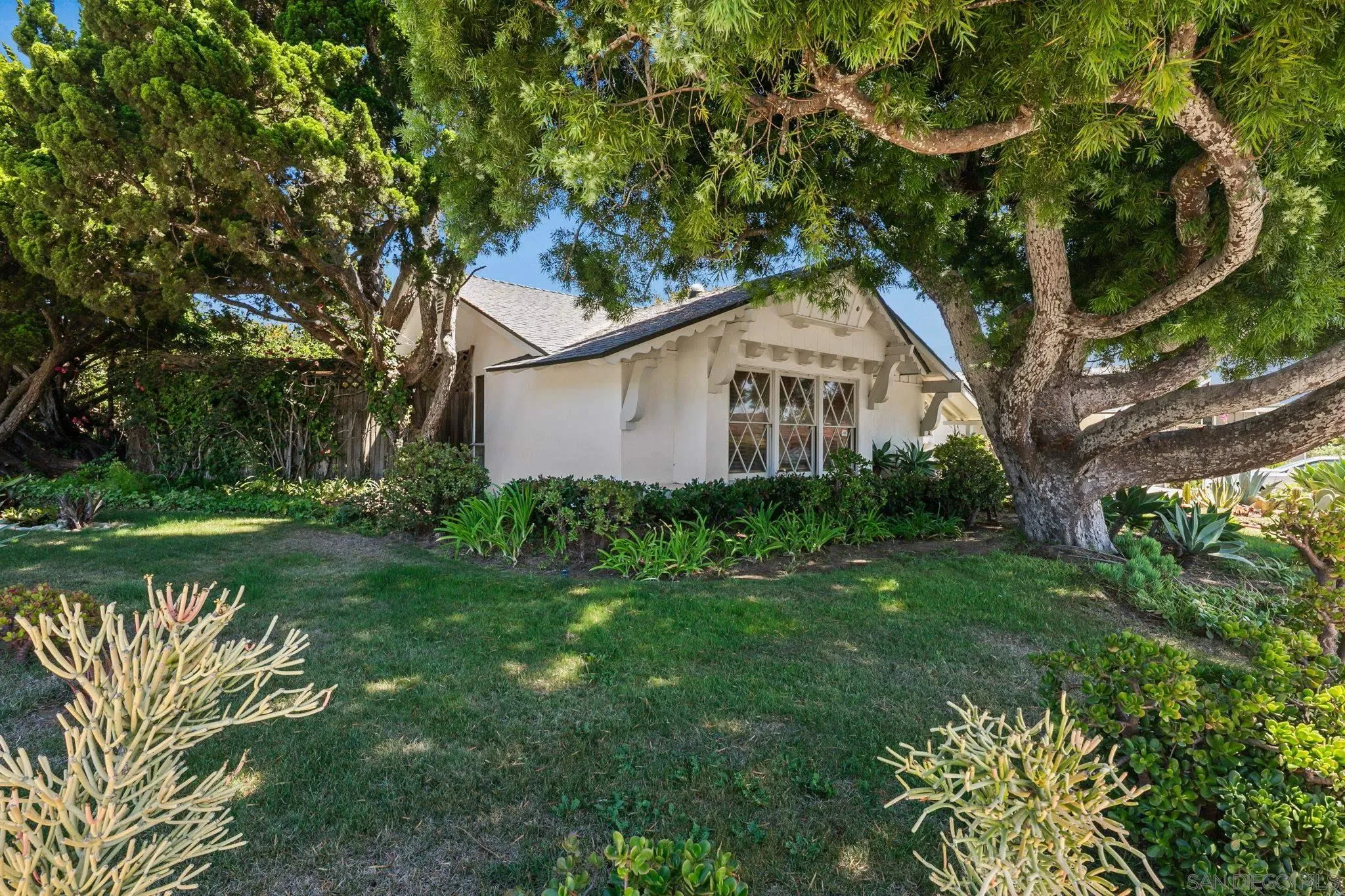 https://cdn.realtyfeed.com/cdn/127/260020463/463390f4ce94b2f783cc5ae328f61cb9.webp