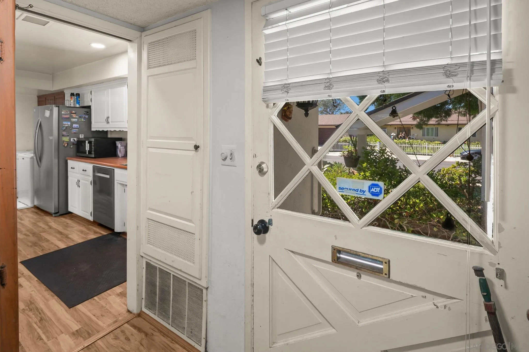 https://cdn.realtyfeed.com/cdn/127/260020463/69affb340ef0ab2abc9308cc7e054c5c.webp