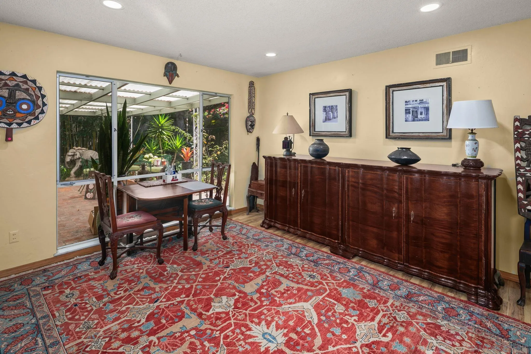 https://cdn.realtyfeed.com/cdn/127/260020463/767dc446f6615e7d8afce8f385ecd892.webp