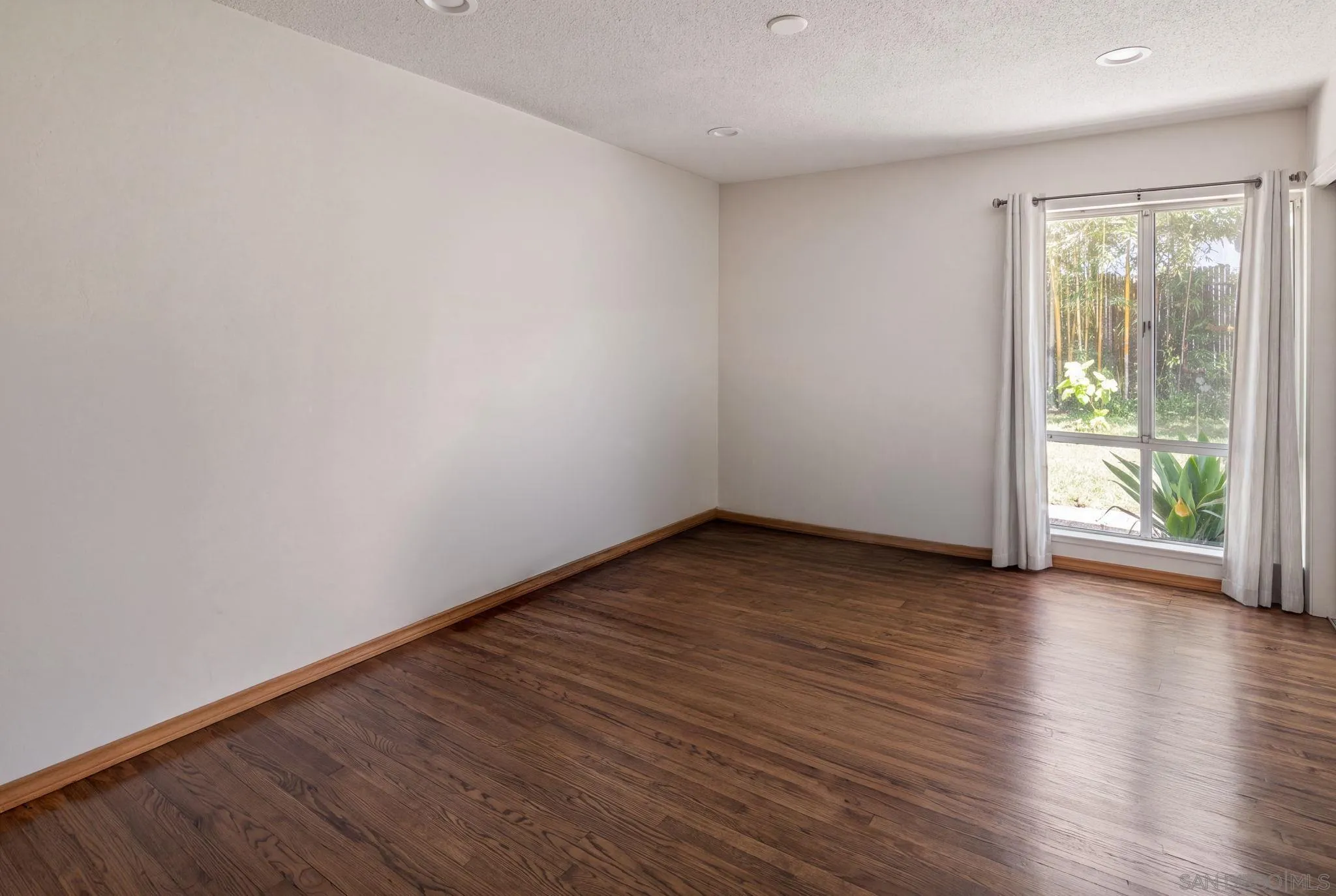 https://cdn.realtyfeed.com/cdn/127/260020463/8de0795869451033b415053b08599273.webp