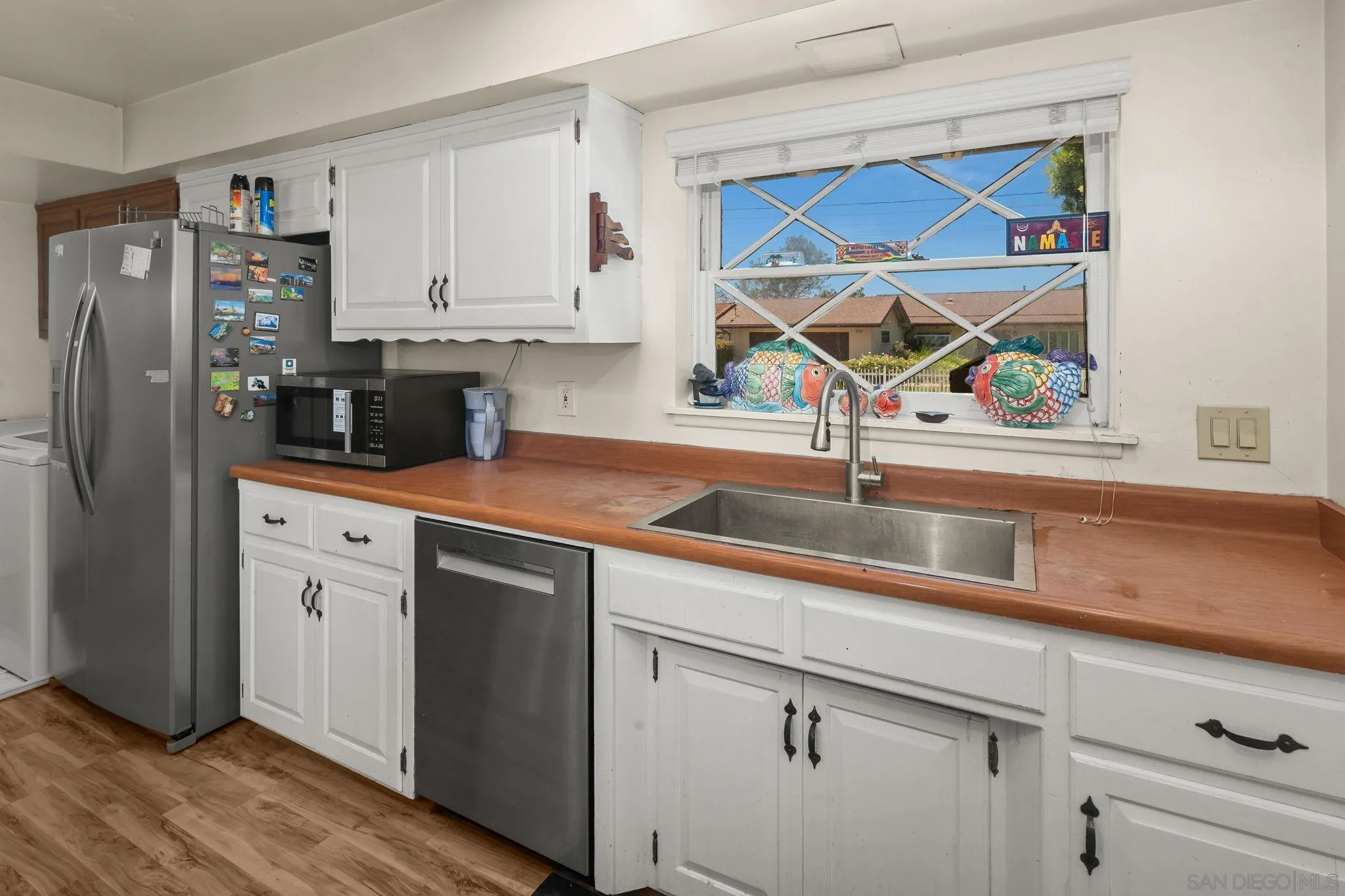https://cdn.realtyfeed.com/cdn/127/260020463/db322965d56ee693eefff78c8fdec379.webp
