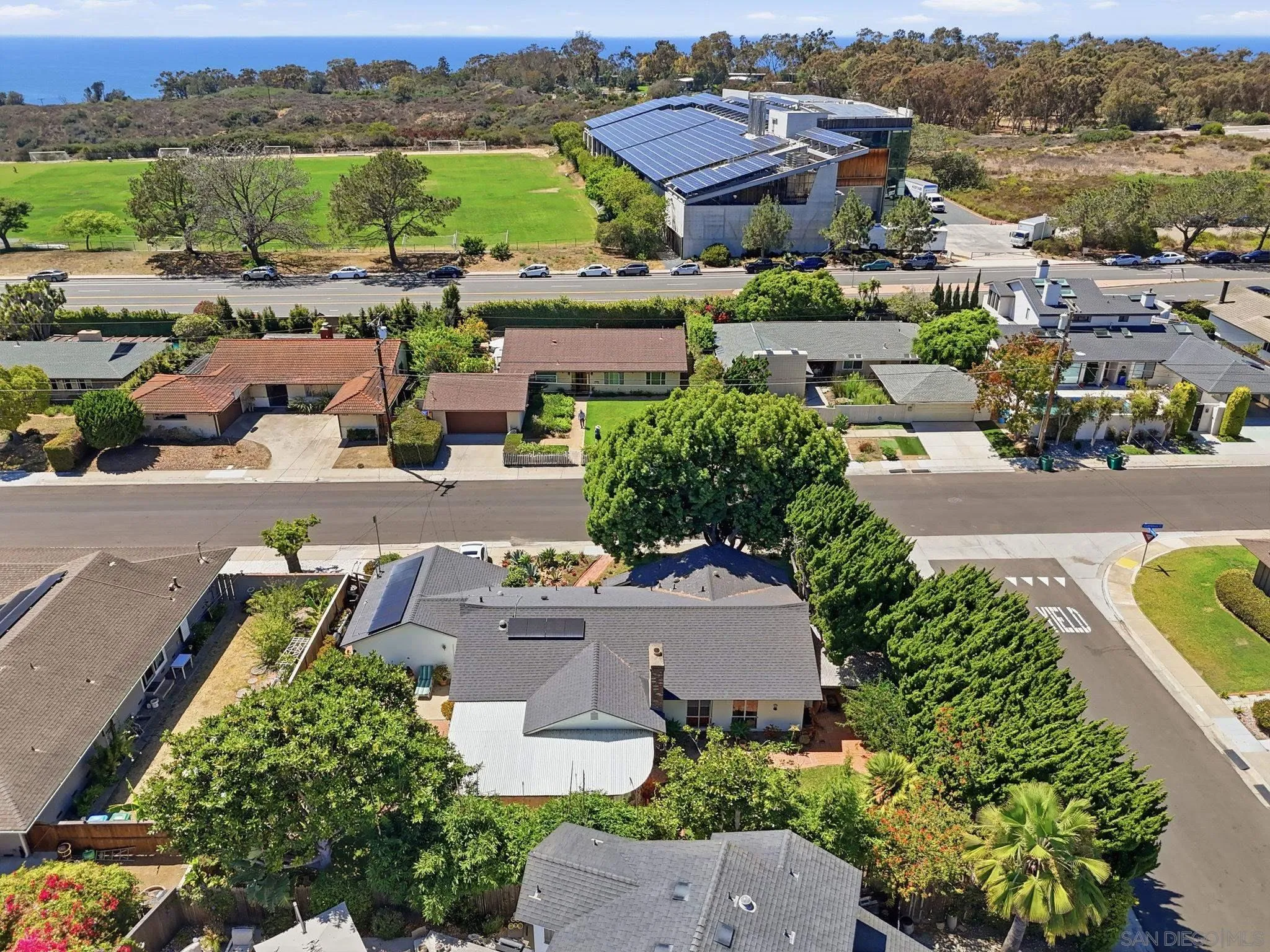https://cdn.realtyfeed.com/cdn/127/260020463/f1d5d4a51856878261950268cb335888.webp