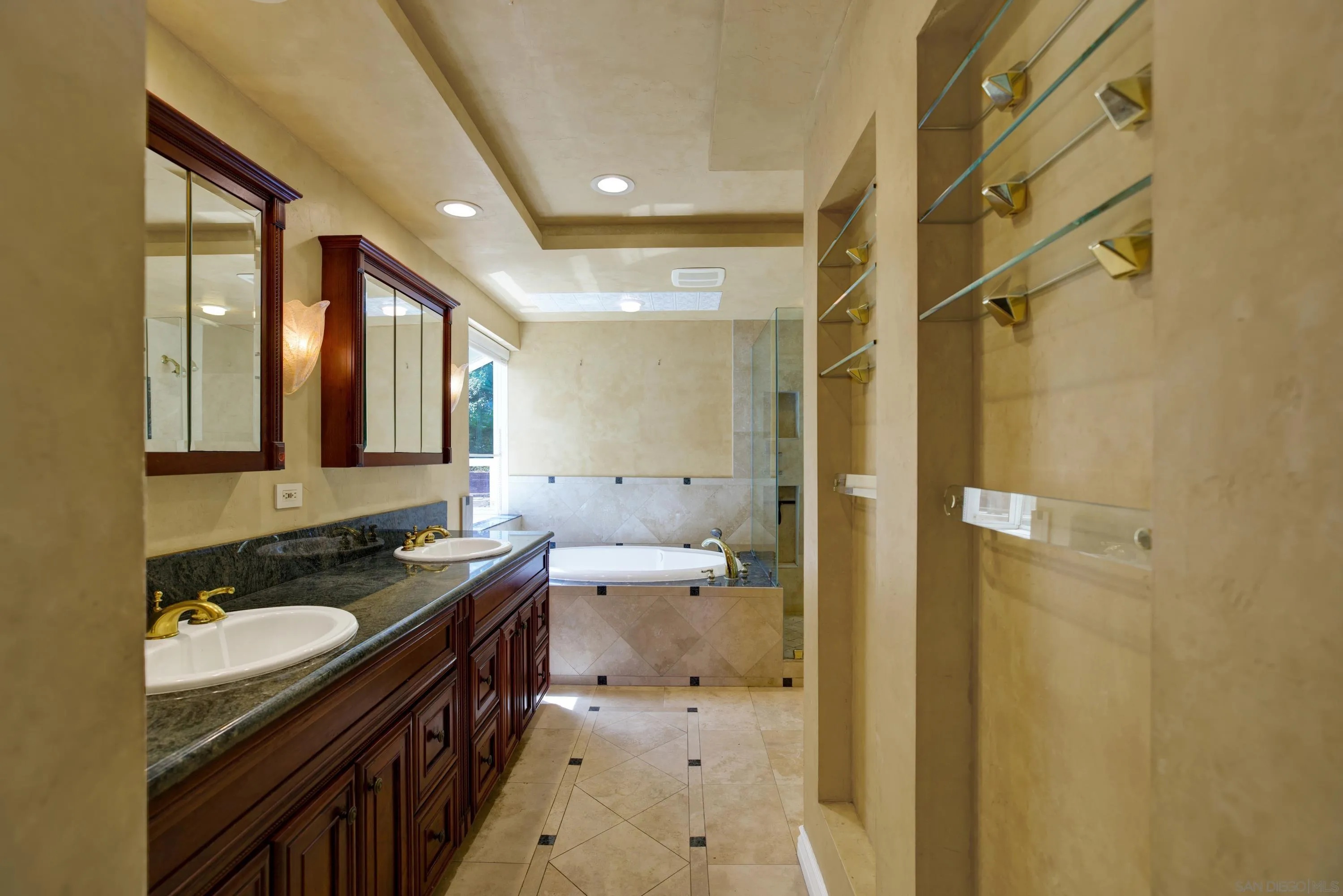 https://cdn.realtyfeed.com/cdn/127/260020466/2ac549c31cdc8d01183458b232b28f34.webp