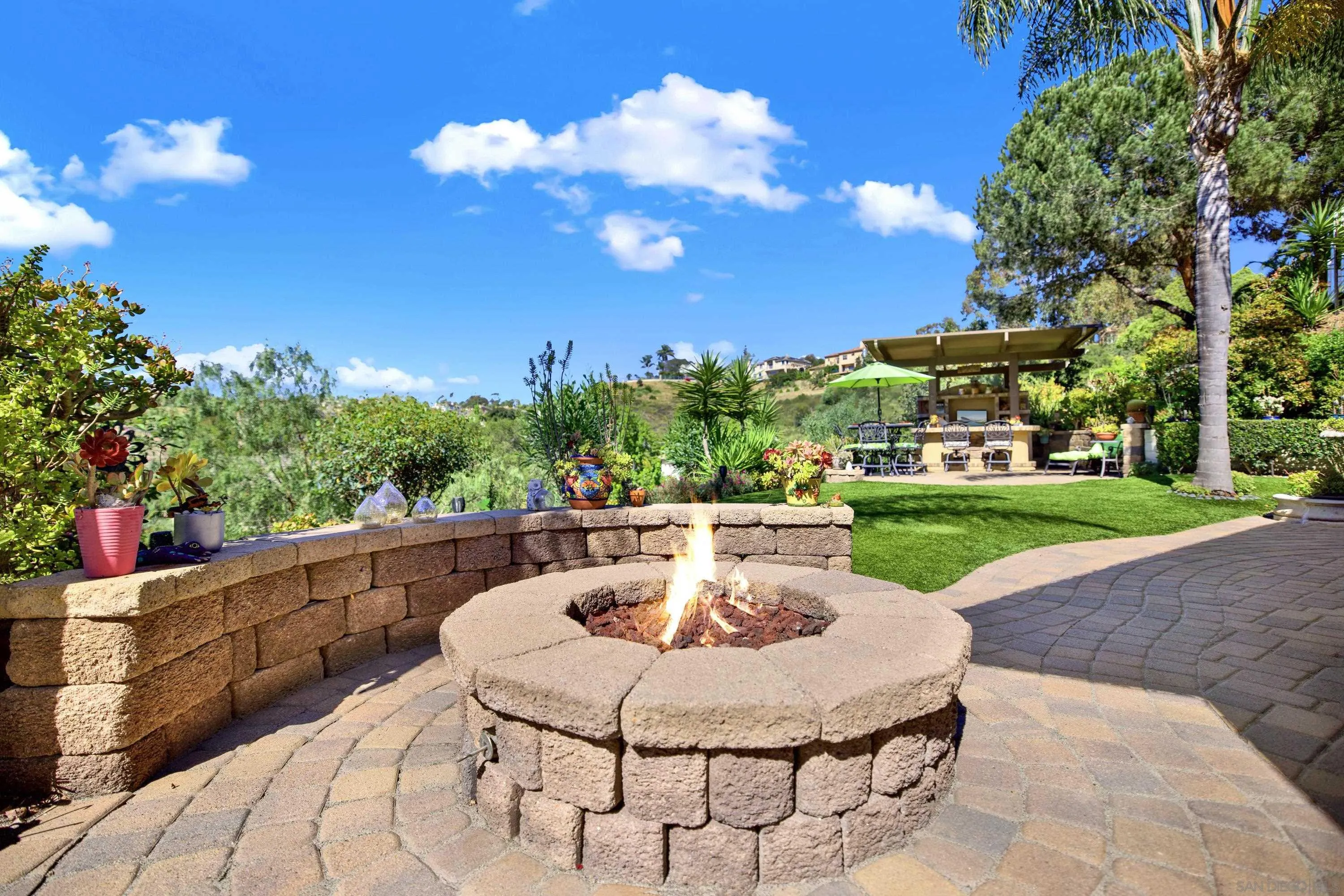 https://cdn.realtyfeed.com/cdn/127/260020466/70886bca64ba770eb44a3c0e2832045e.webp