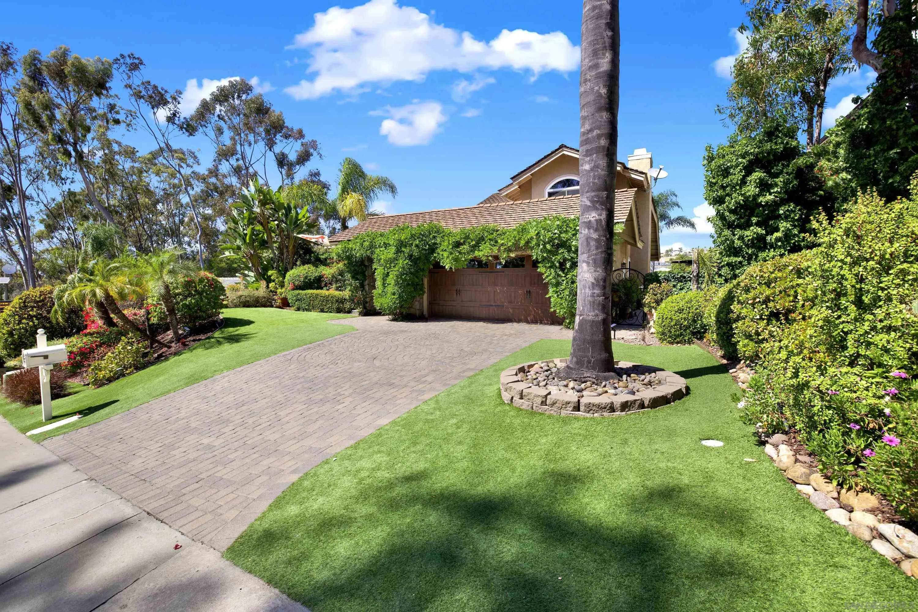 https://cdn.realtyfeed.com/cdn/127/260020466/bb9abeb4a45b717bee17f8fbce67df01.webp