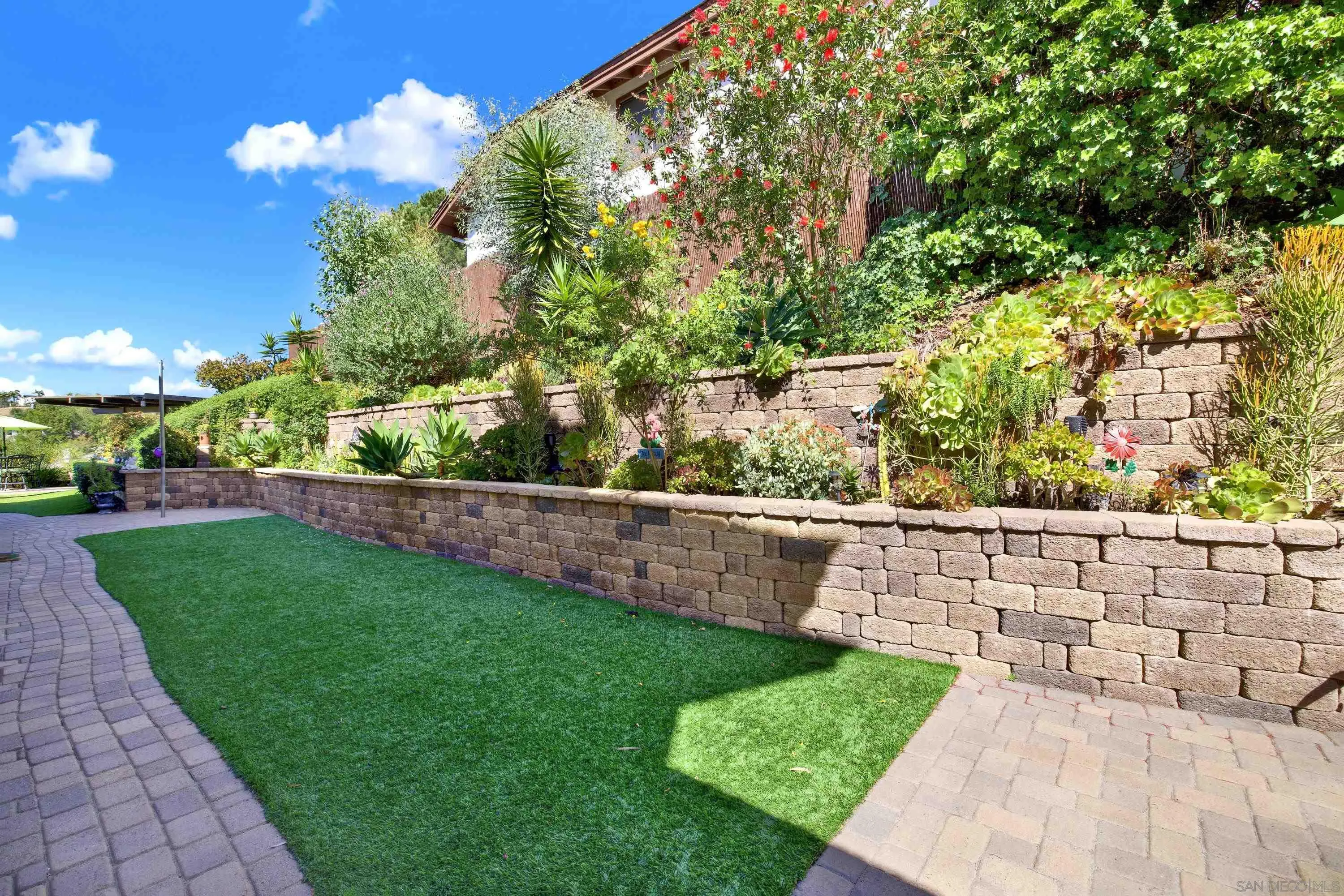 https://cdn.realtyfeed.com/cdn/127/260020466/dbf4968704d82f7c93222ba5481f3f5b.webp