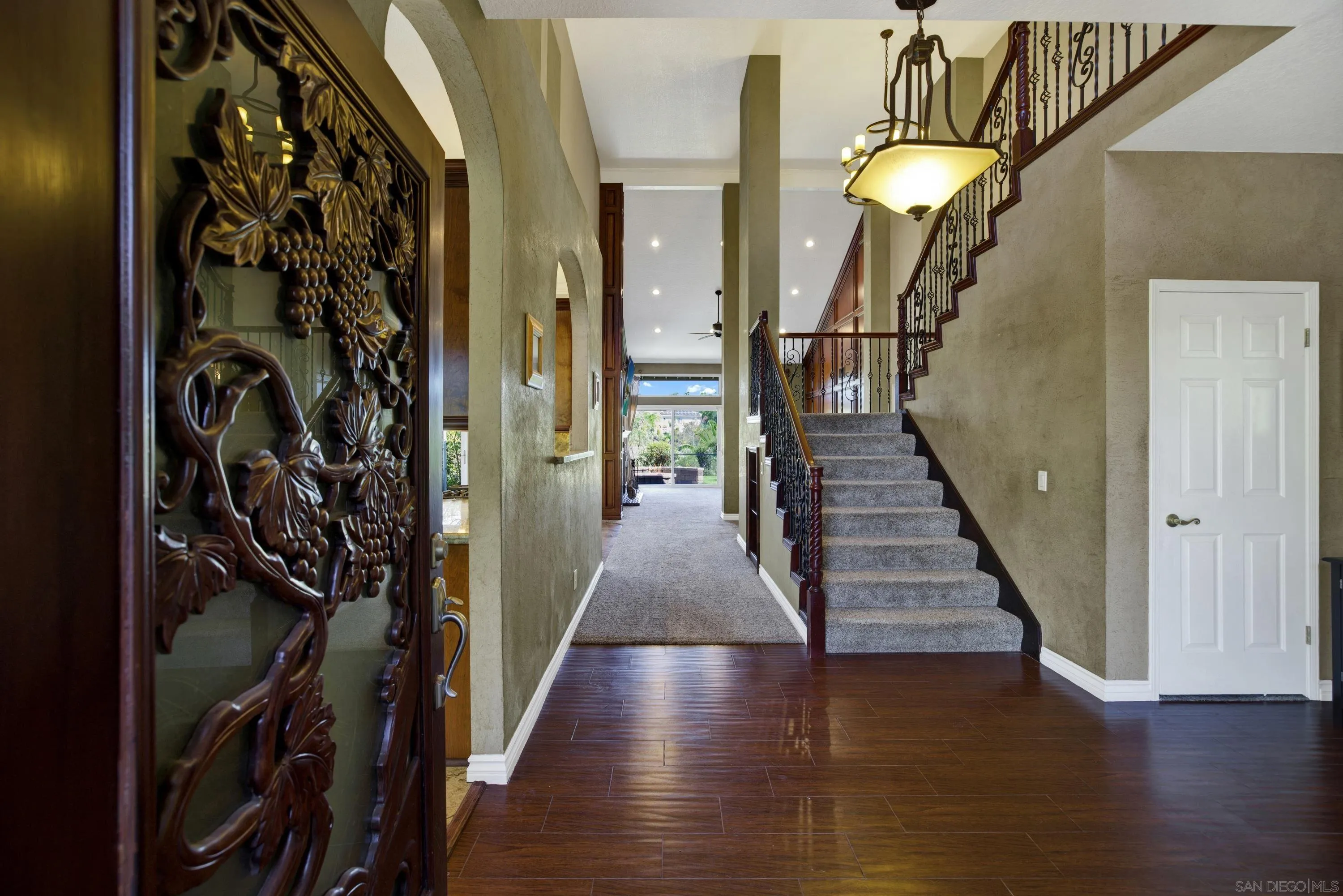https://cdn.realtyfeed.com/cdn/127/260020466/e33f79b4f65a6f34fb2c1523ad207b1c.webp