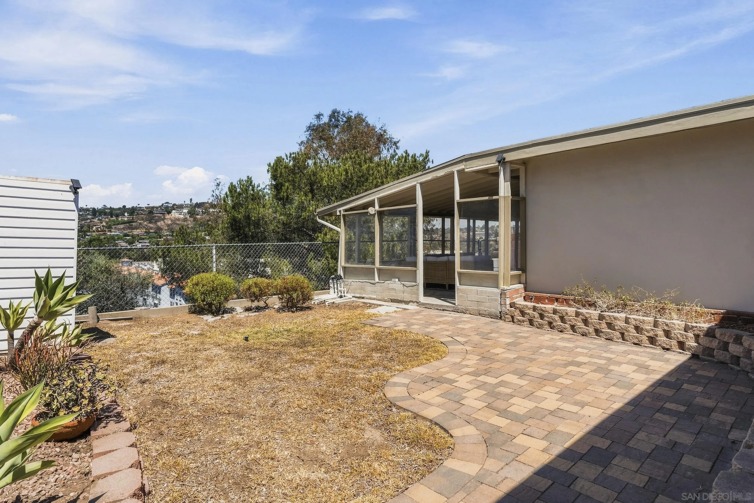 https://cdn.realtyfeed.com/cdn/127/260020468/6a97db19aeaa9572dcf4cae2eef4c1b7.webp