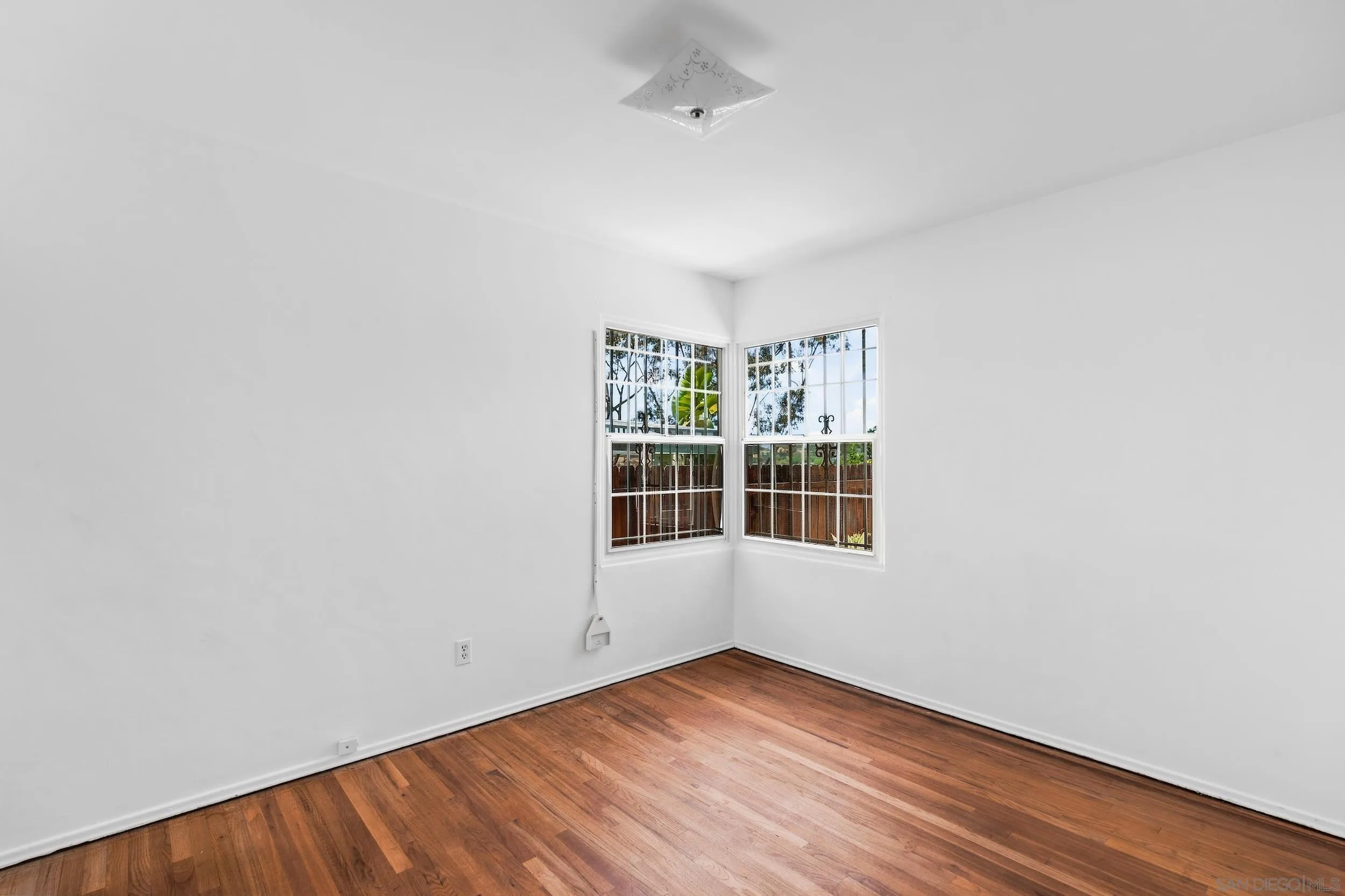 https://cdn.realtyfeed.com/cdn/127/260020468/88760802c341854e2a2cb0b8bfa58869.webp