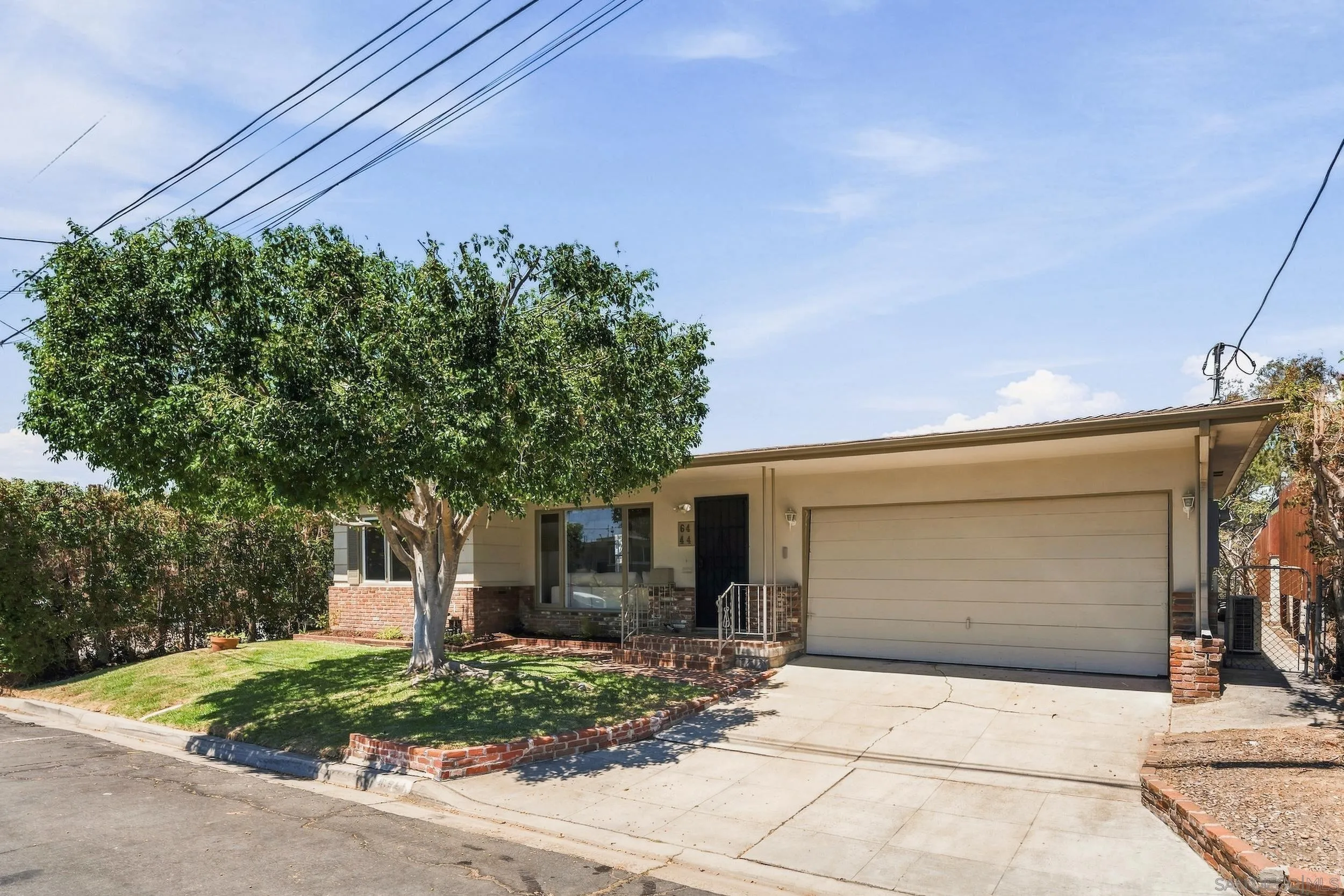 https://cdn.realtyfeed.com/cdn/127/260020468/c647b14afcd4215744774600e32e07a7.webp
