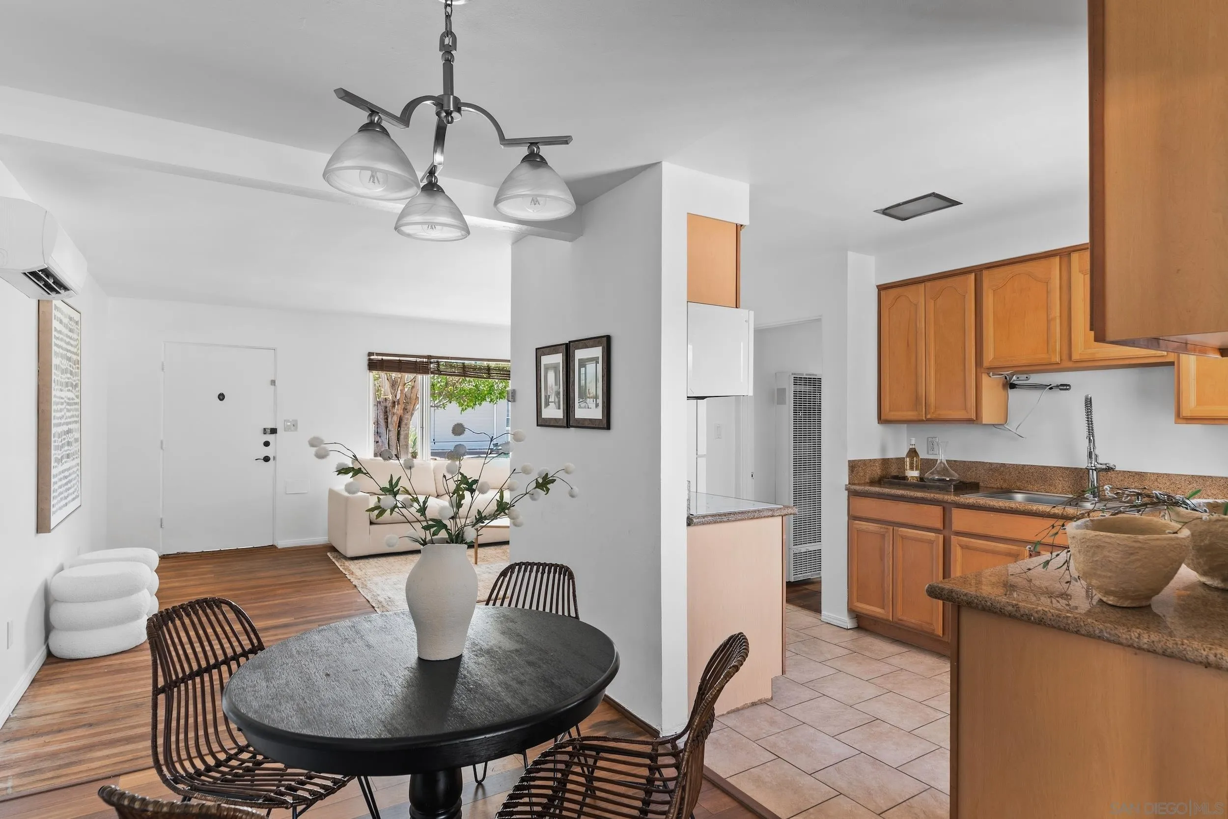 https://cdn.realtyfeed.com/cdn/127/260020468/eee70e443074b0833762df691e1074e1.webp