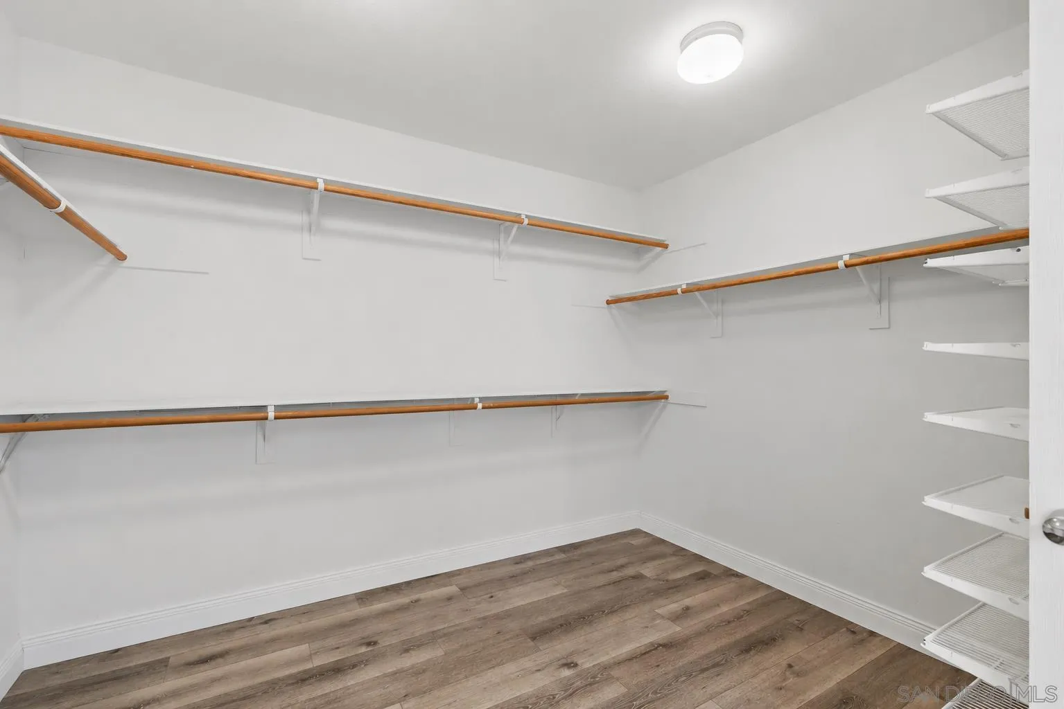 https://cdn.realtyfeed.com/cdn/127/260020469/2727d2348cb05cd1a9da11282da164b6.webp