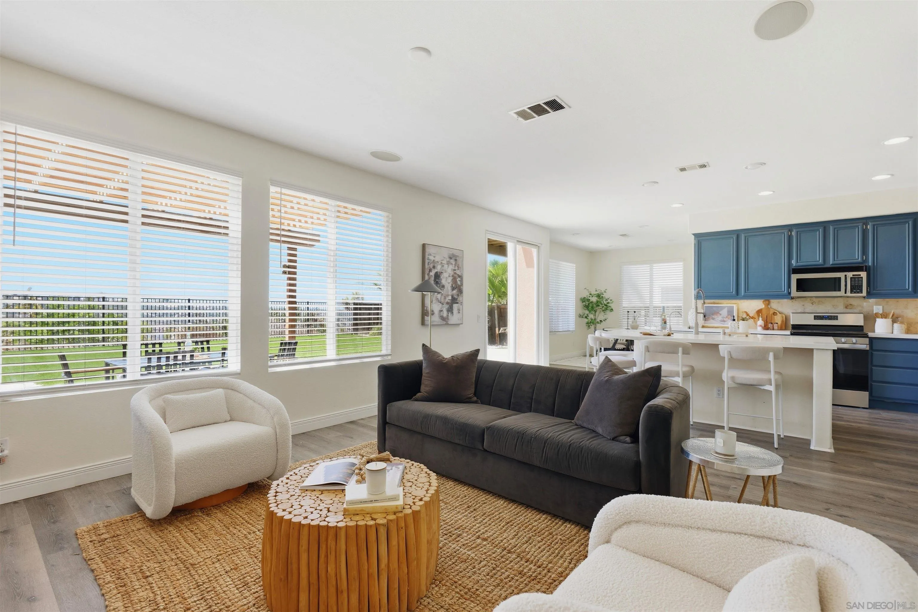 https://cdn.realtyfeed.com/cdn/127/260020469/53236e7bf0ff1dcb838cde003ee0a29a.webp