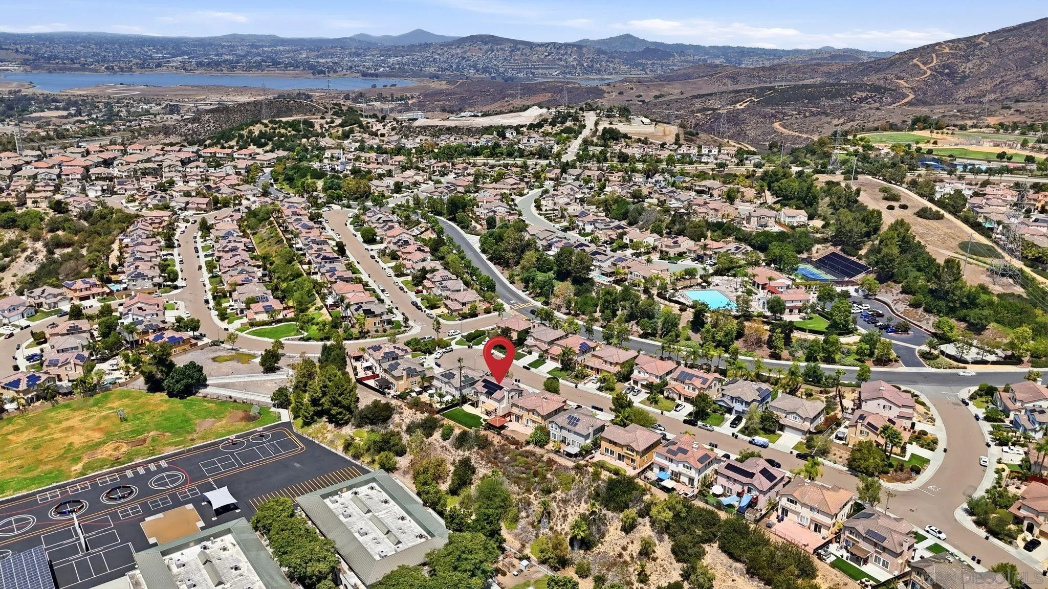https://cdn.realtyfeed.com/cdn/127/260020469/66f3b311a0bbbf170dffe82ee1fecc49.webp