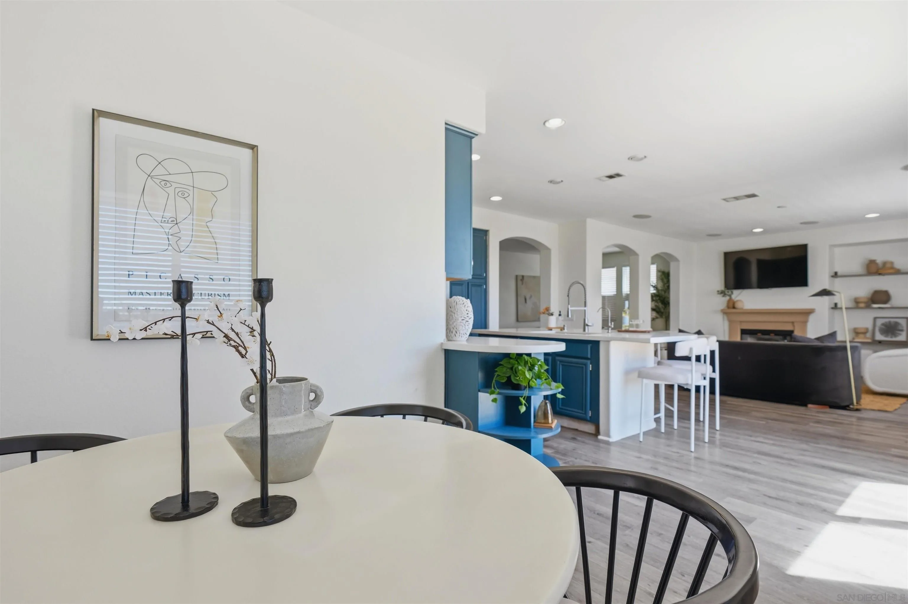 https://cdn.realtyfeed.com/cdn/127/260020469/76293383aec0e8dec1efee110f8056b3.webp
