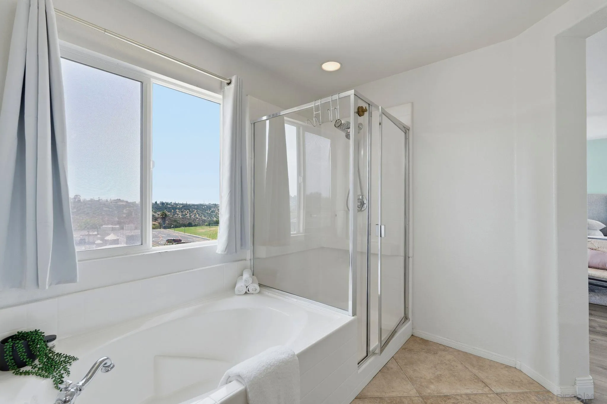 https://cdn.realtyfeed.com/cdn/127/260020469/7fd8d629b8e15e0d1b558beccb1dcc21.webp