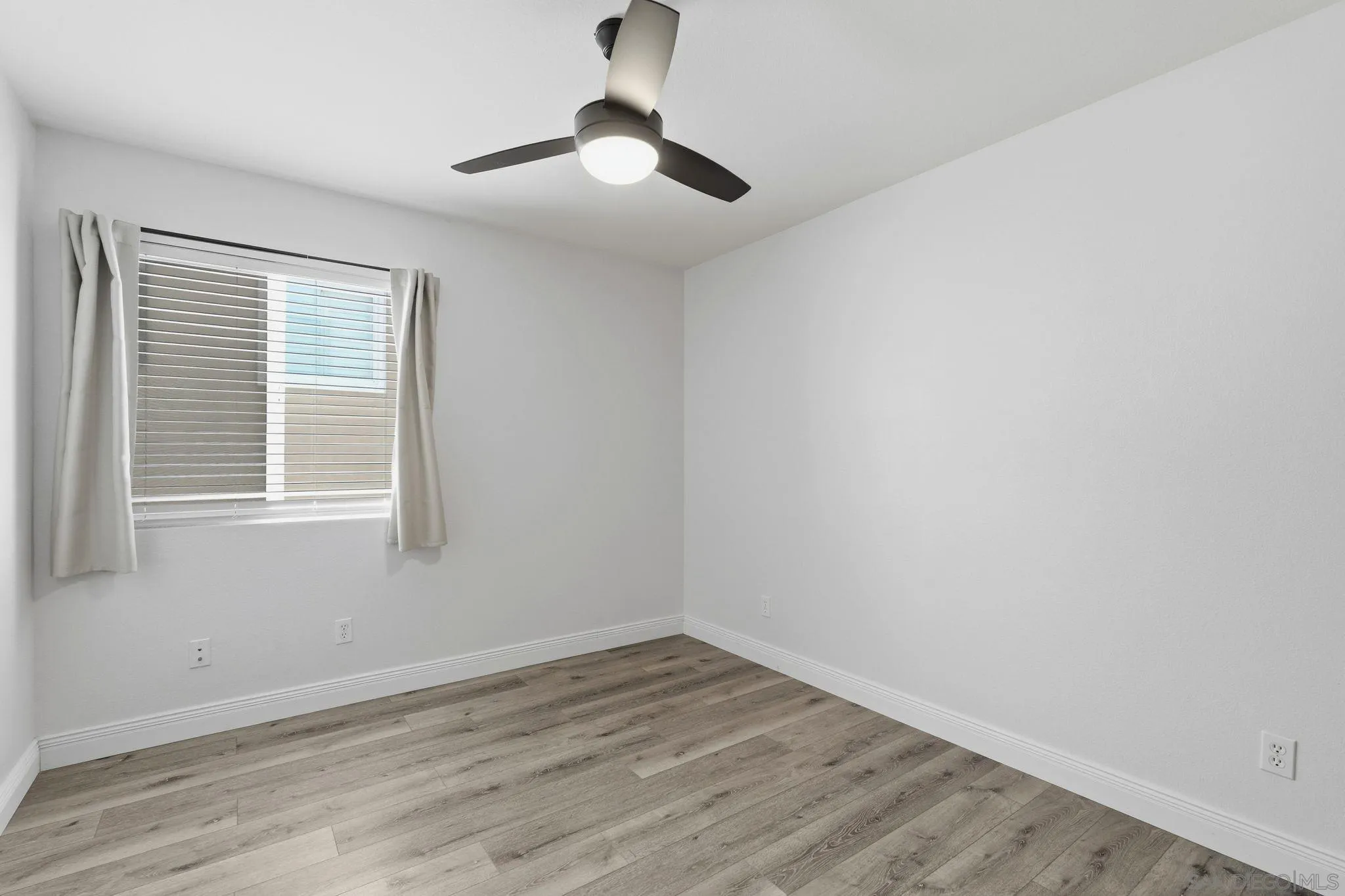 https://cdn.realtyfeed.com/cdn/127/260020469/b05cedaea7a9ac2e082dd96884a2654f.webp