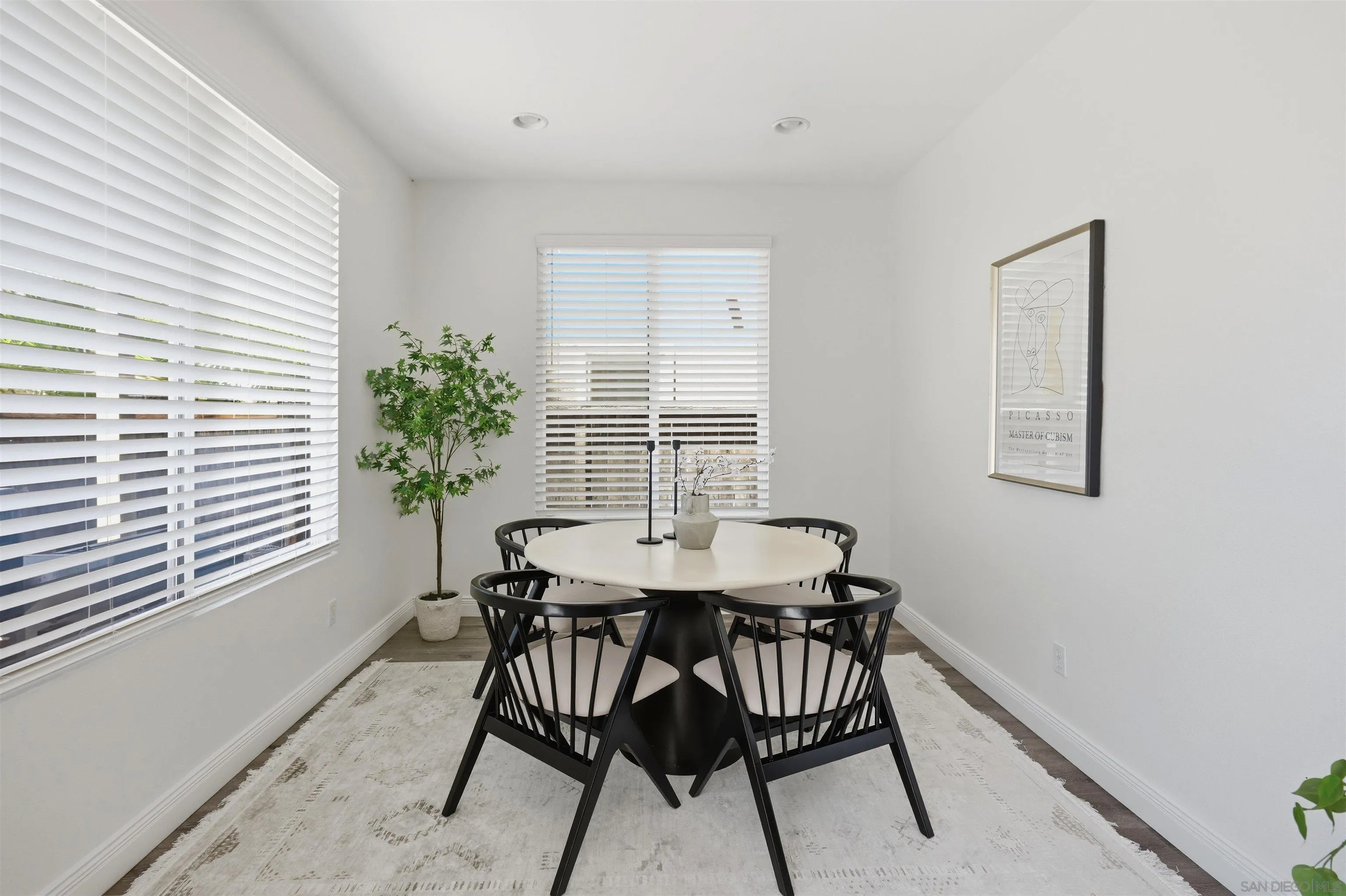 https://cdn.realtyfeed.com/cdn/127/260020469/eaa59763a8d27ab30b174baa30fc5a49.webp
