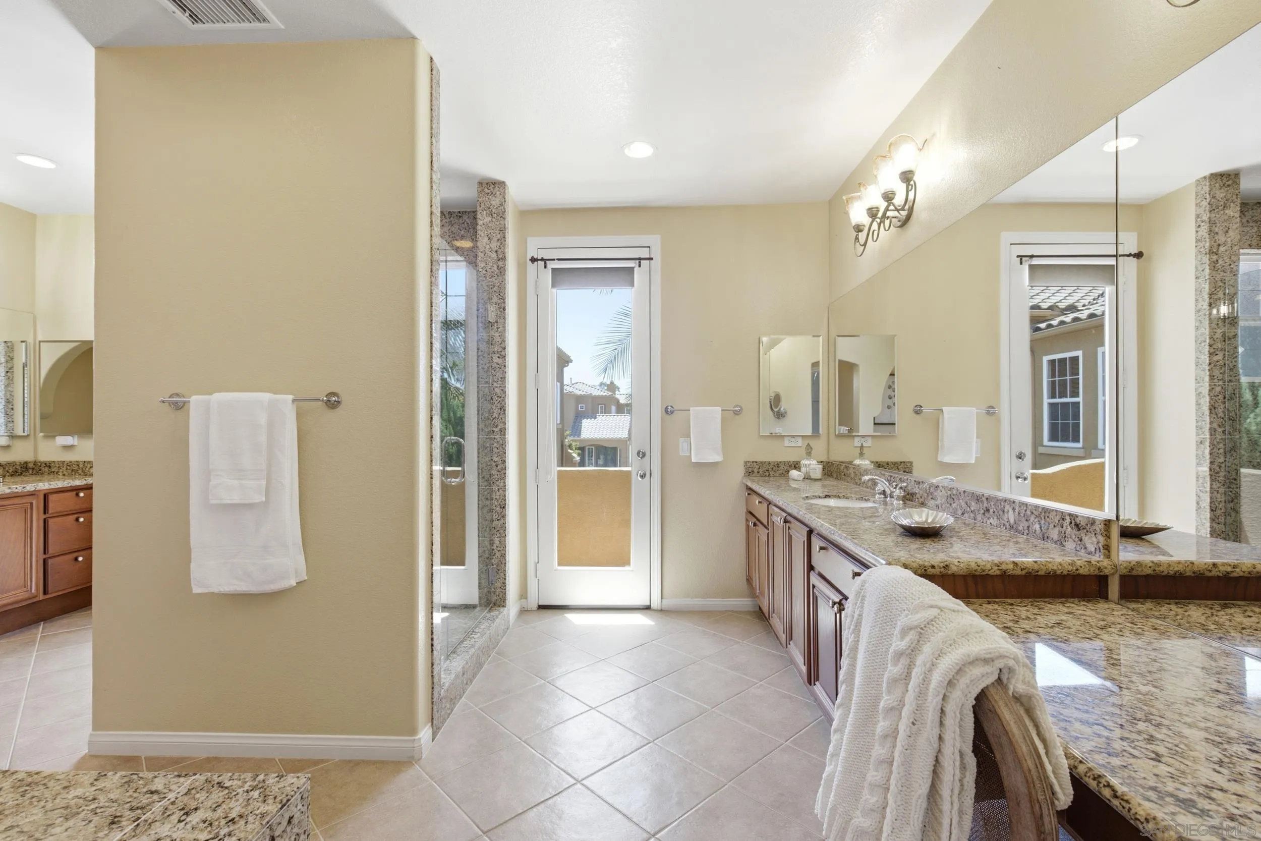 https://cdn.realtyfeed.com/cdn/127/260020474/33f4e74f375814ad045a326f42721fd8.webp