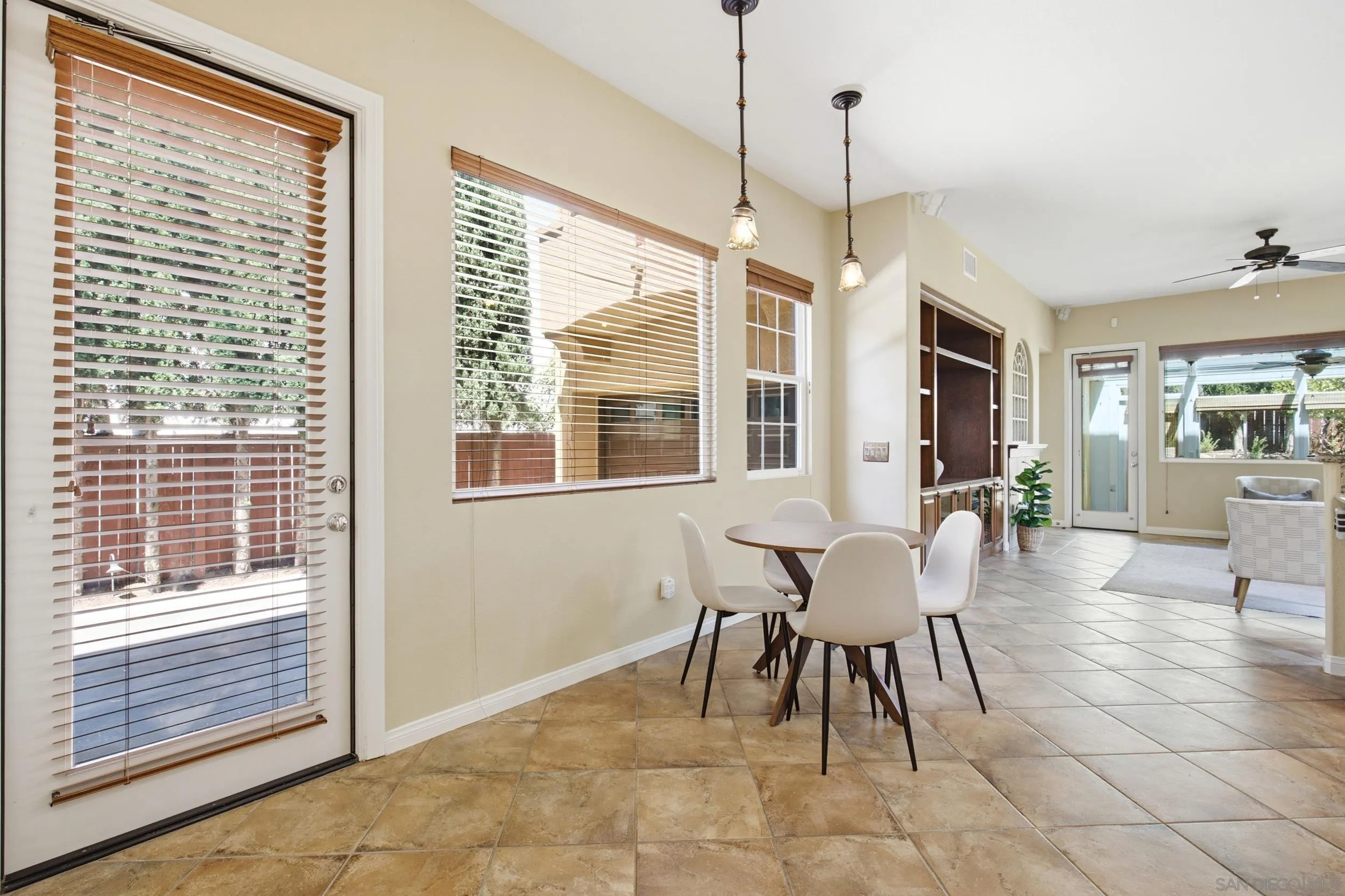 https://cdn.realtyfeed.com/cdn/127/260020474/3f92e0c5ec57574d73ab43b4cfc1f61f.webp