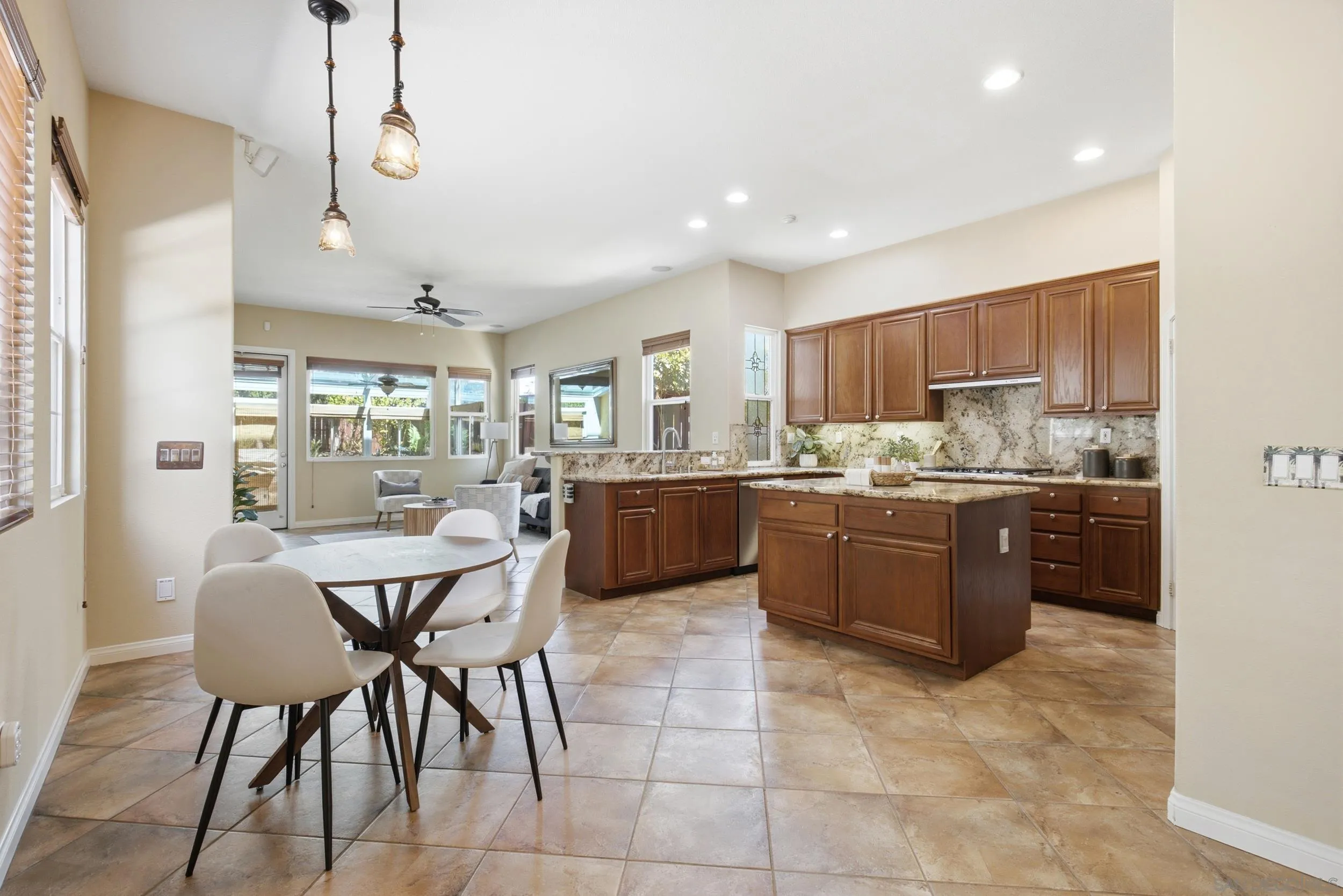 https://cdn.realtyfeed.com/cdn/127/260020474/55ee0c9e7d30c5bd5c6e58d9e54d2ab6.webp