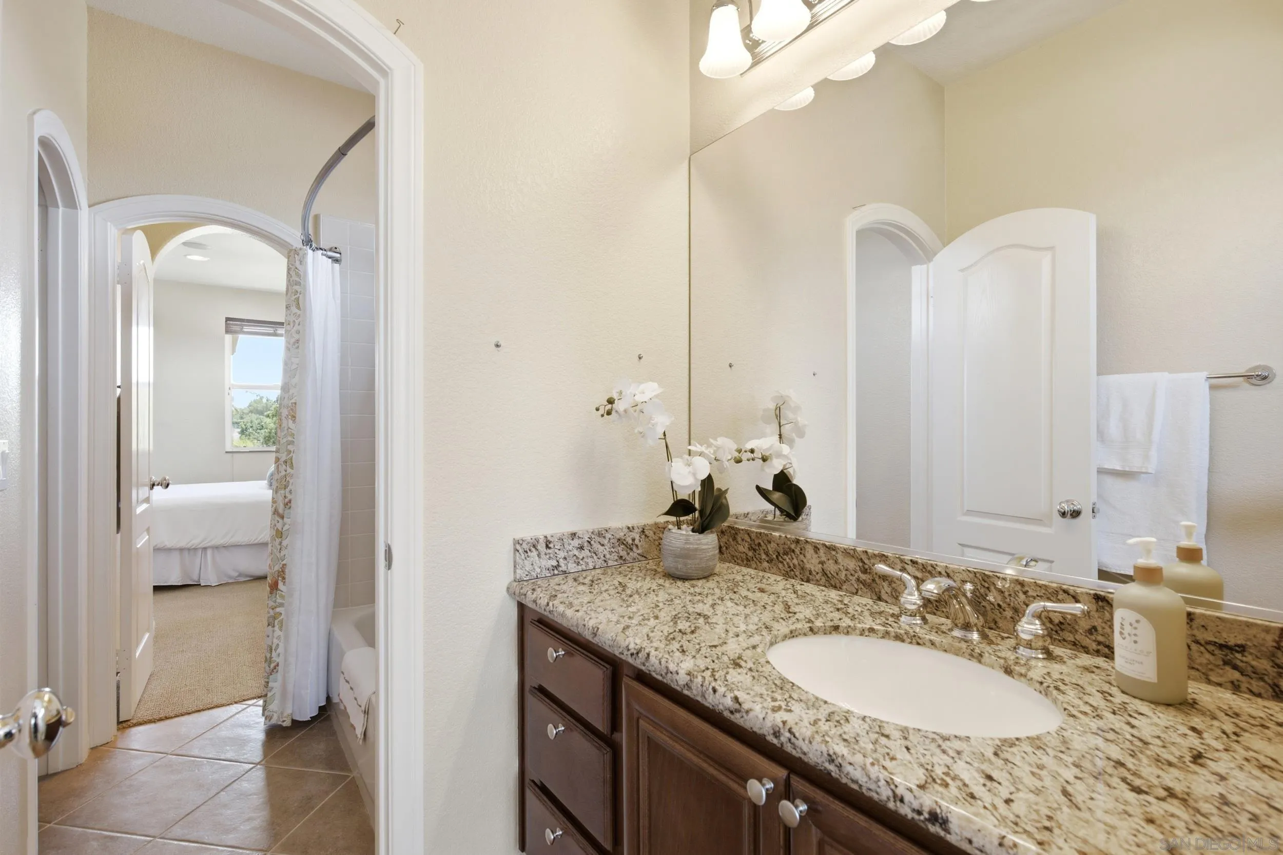 https://cdn.realtyfeed.com/cdn/127/260020474/589a96fa482b7e009a2a3cc45fa89360.webp