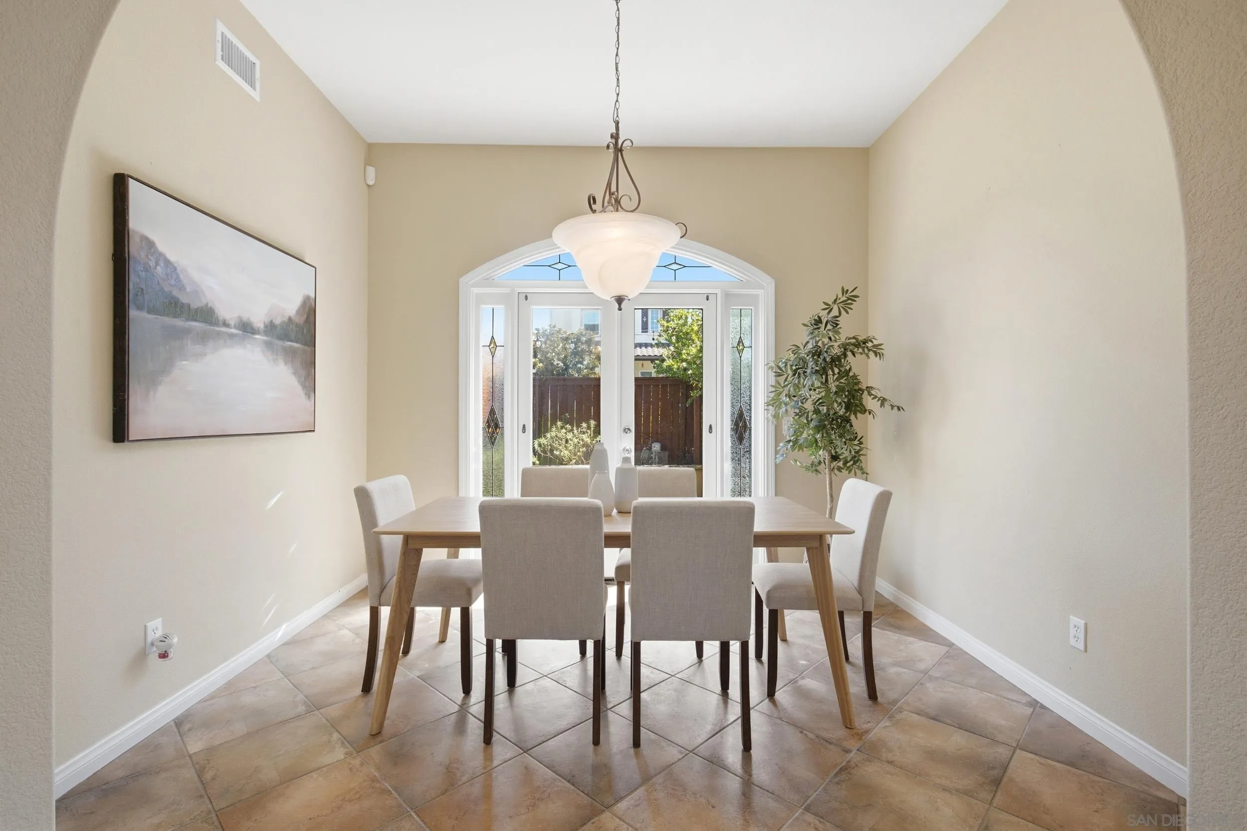 https://cdn.realtyfeed.com/cdn/127/260020474/6b23e4e6bbb6b3980353175d13c6a2cb.webp