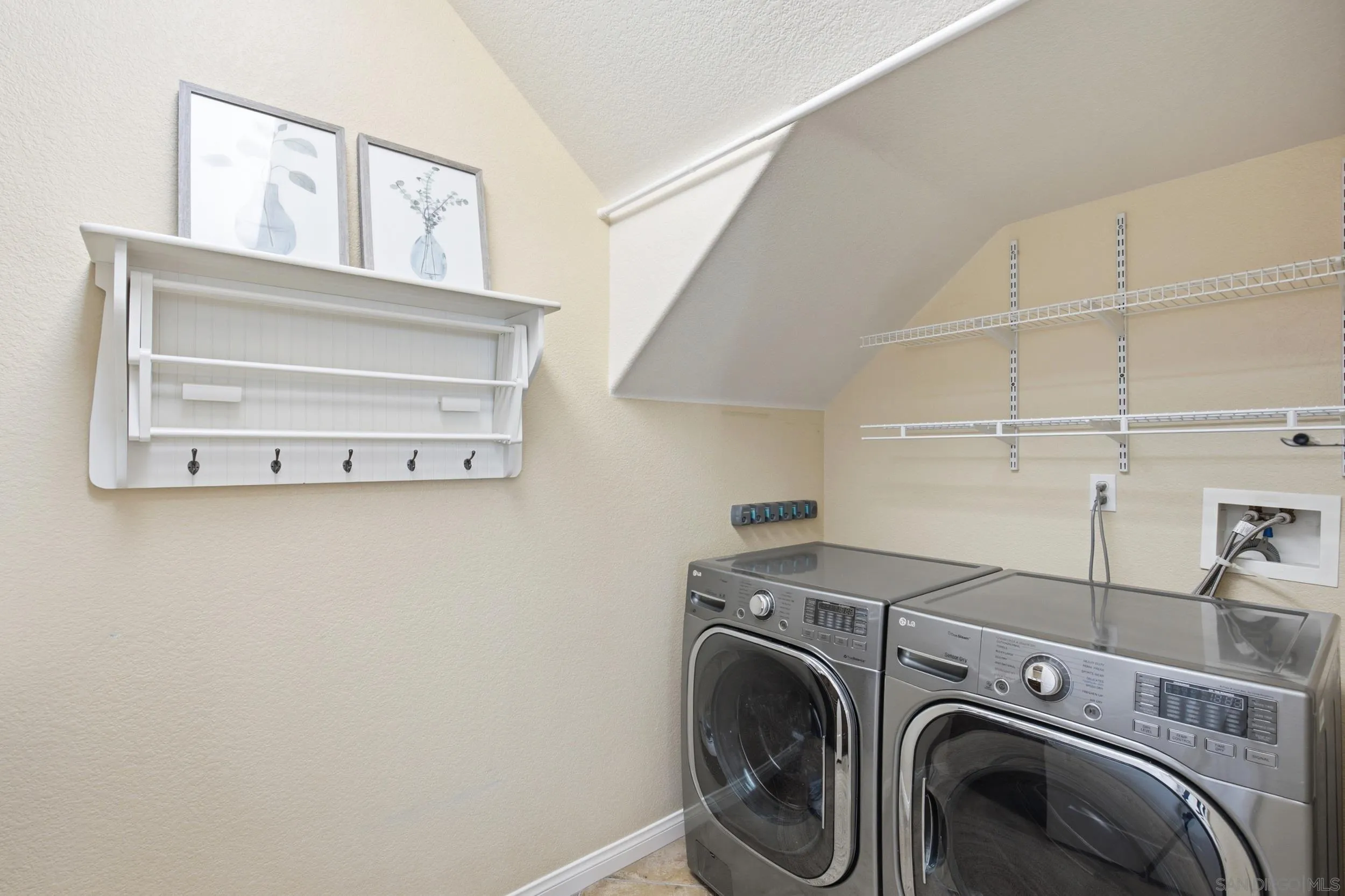 https://cdn.realtyfeed.com/cdn/127/260020474/d3f30e74b946f3622ea349d5fef6a3b7.webp