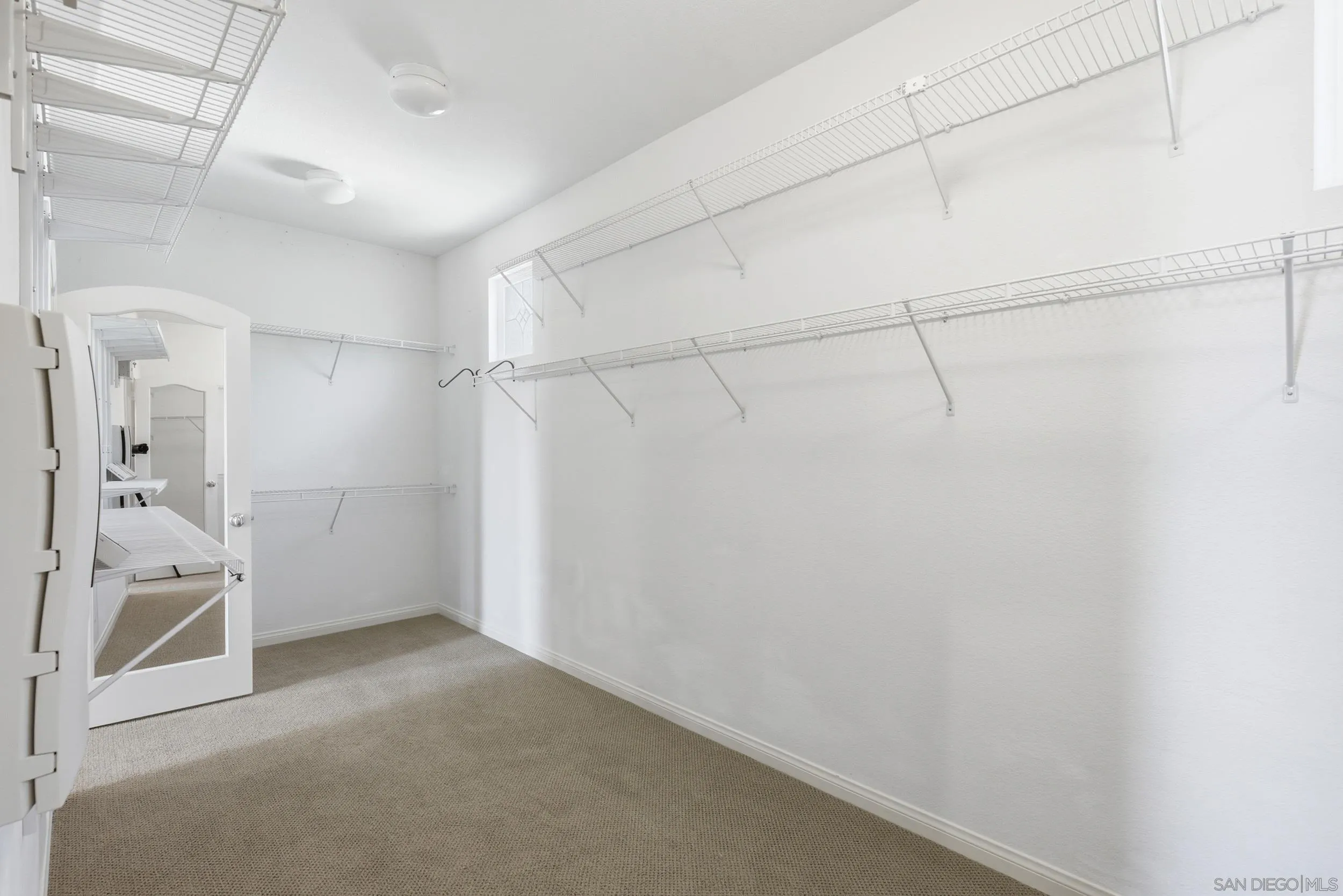 https://cdn.realtyfeed.com/cdn/127/260020474/ef0288bd1286dbe2f8c0ff8442cd2f02.webp