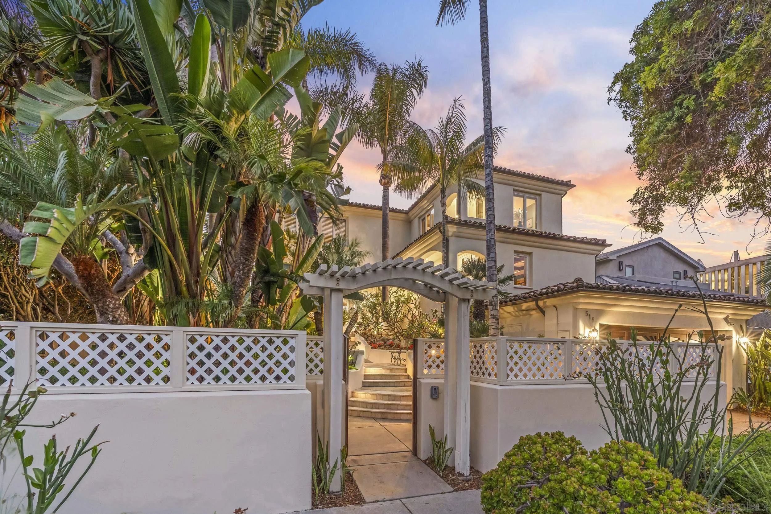 https://cdn.realtyfeed.com/cdn/127/260020478/0b487f8386dcaa6dcd118492cb9aaf73.webp