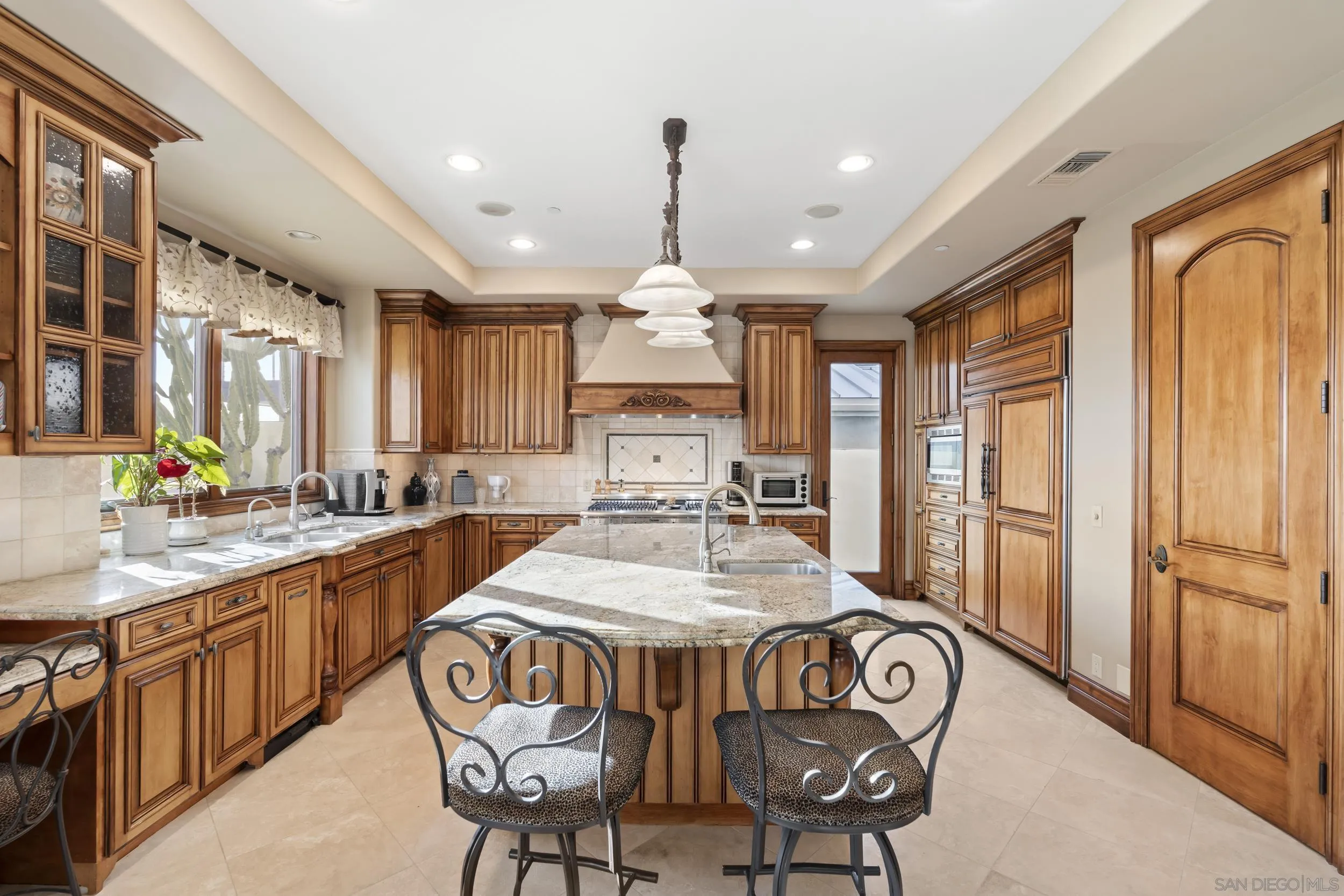 https://cdn.realtyfeed.com/cdn/127/260020478/37cc40f2e338310eb5b6e13f7ee5a3e9.webp