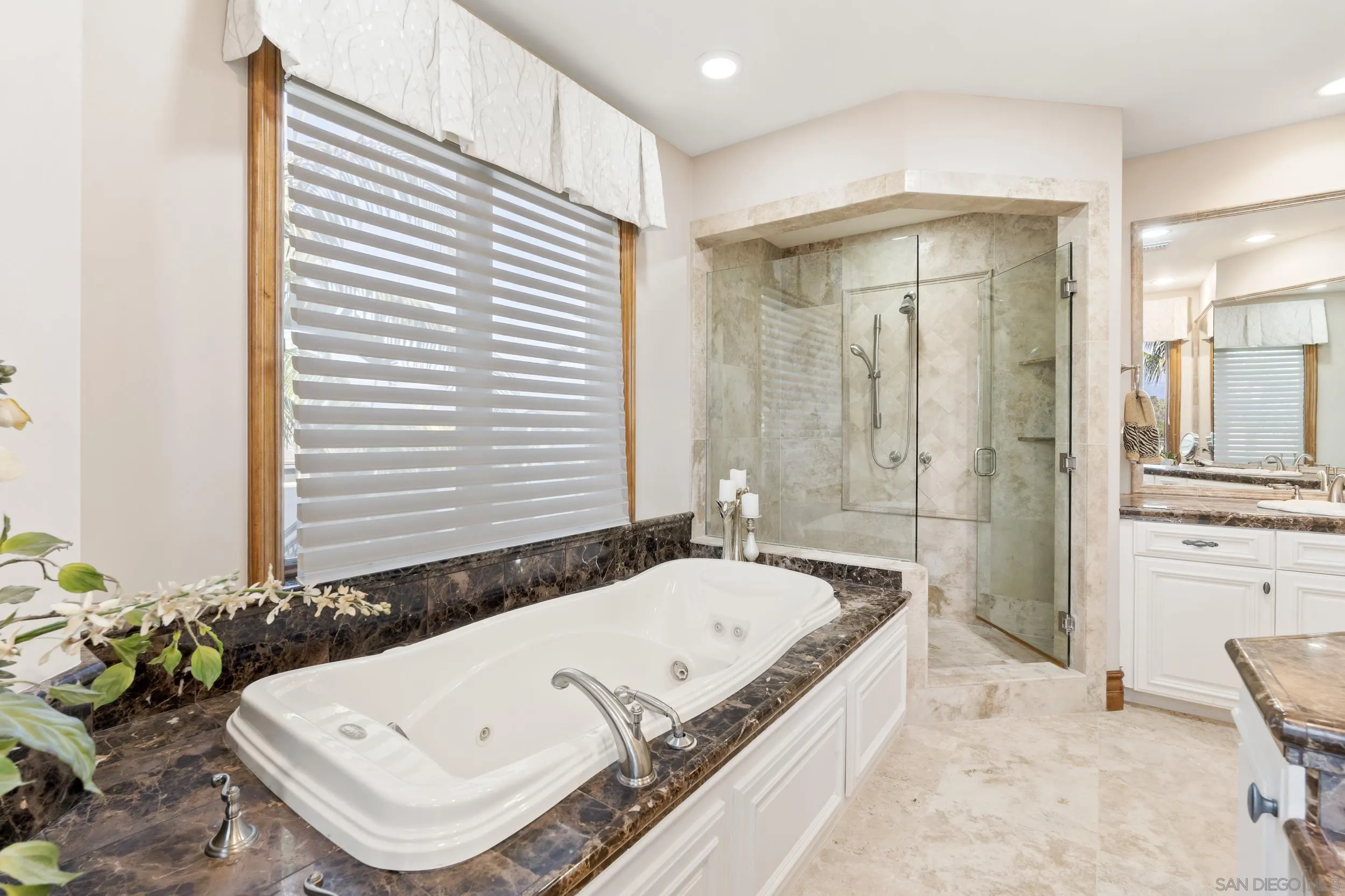 https://cdn.realtyfeed.com/cdn/127/260020478/812c8b5b8df0ac668eaafb196e092271.webp
