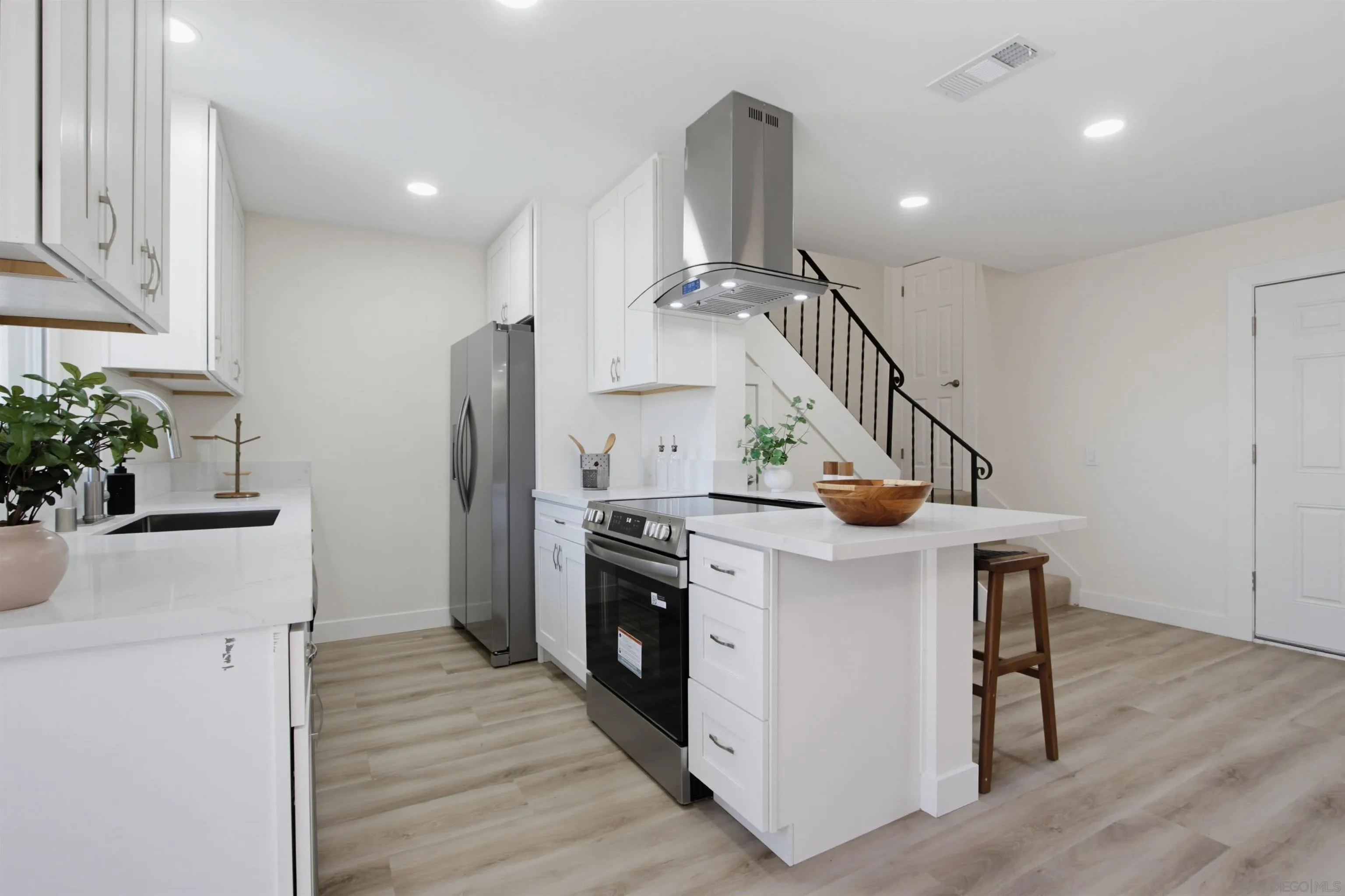 Photo #6: 260020479 Listing: Photo #6