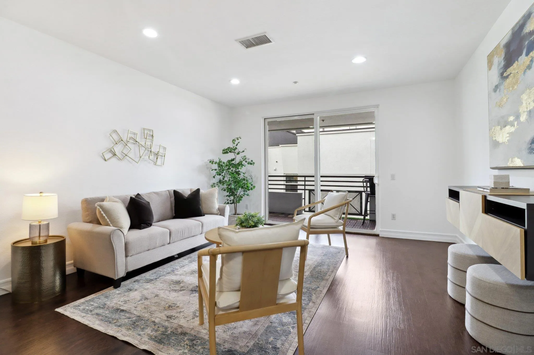 Photo #8: 260020480 Listing: Photo #8