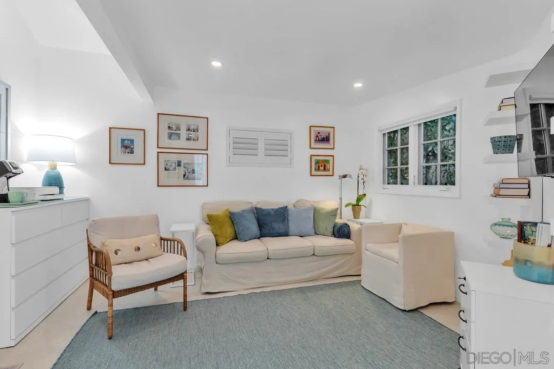 https://cdn.realtyfeed.com/cdn/127/260020484/39eeba75633608f6b55d5013b9c32edf.webp