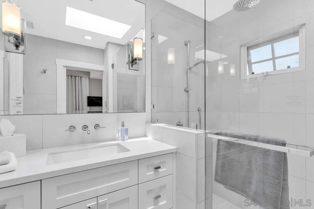 https://cdn.realtyfeed.com/cdn/127/260020484/bd35f970138af7c3edc2acc1cd6a52ea.webp