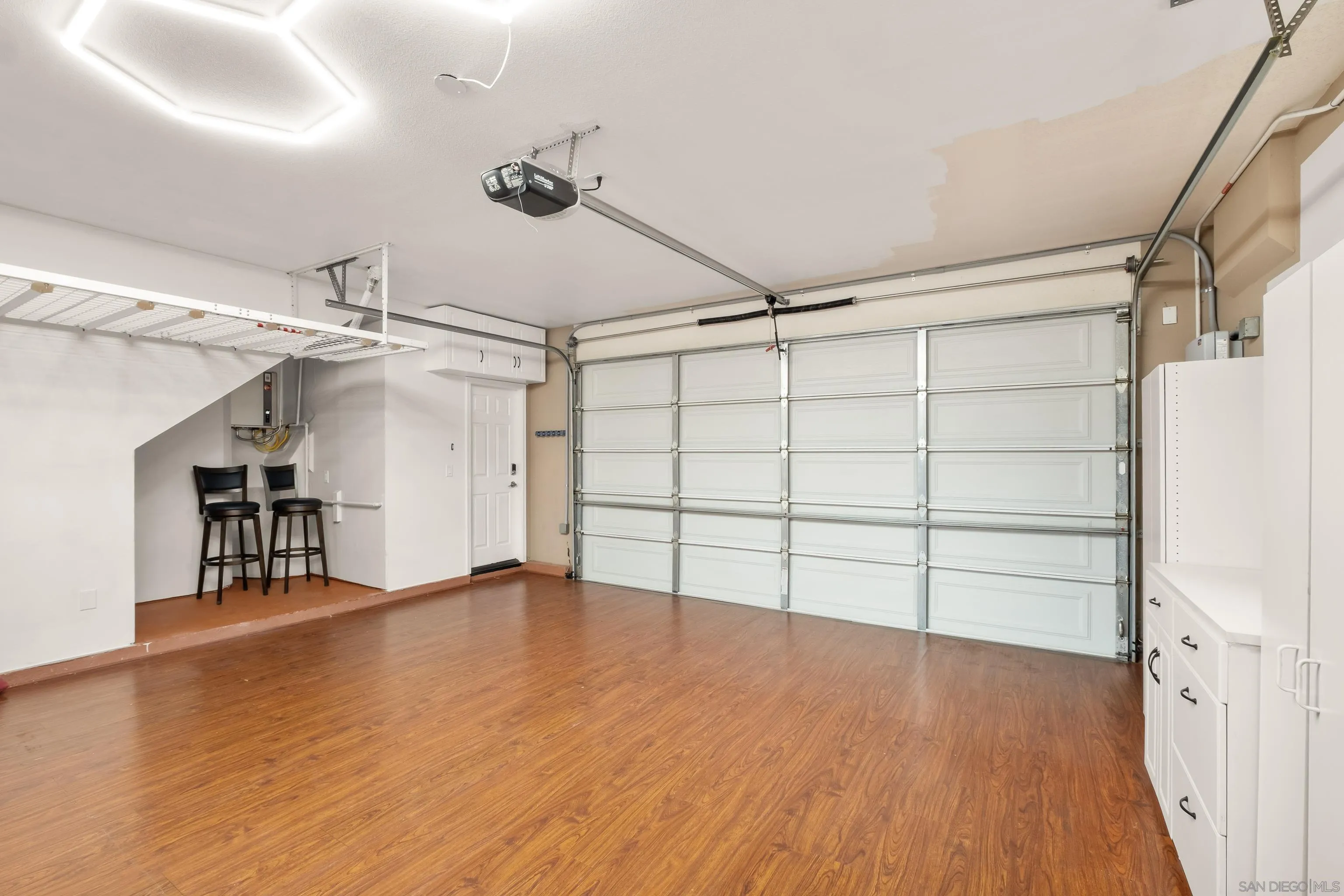 https://cdn.realtyfeed.com/cdn/127/260020489/29db61ab560642b4559f06a3ef11edb9.webp
