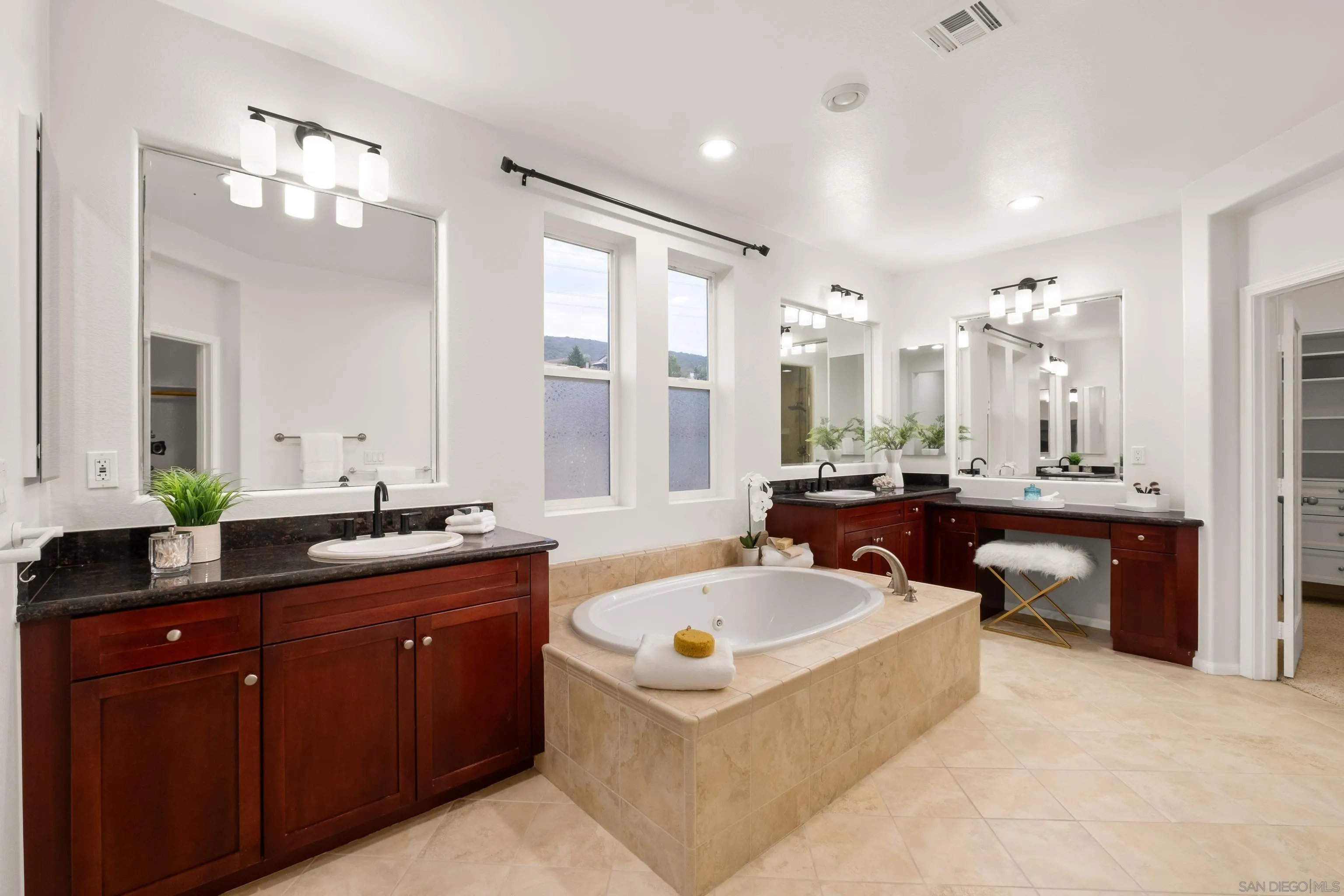 https://cdn.realtyfeed.com/cdn/127/260020489/3170c847f3788c5eef4526b22a555fc6.webp