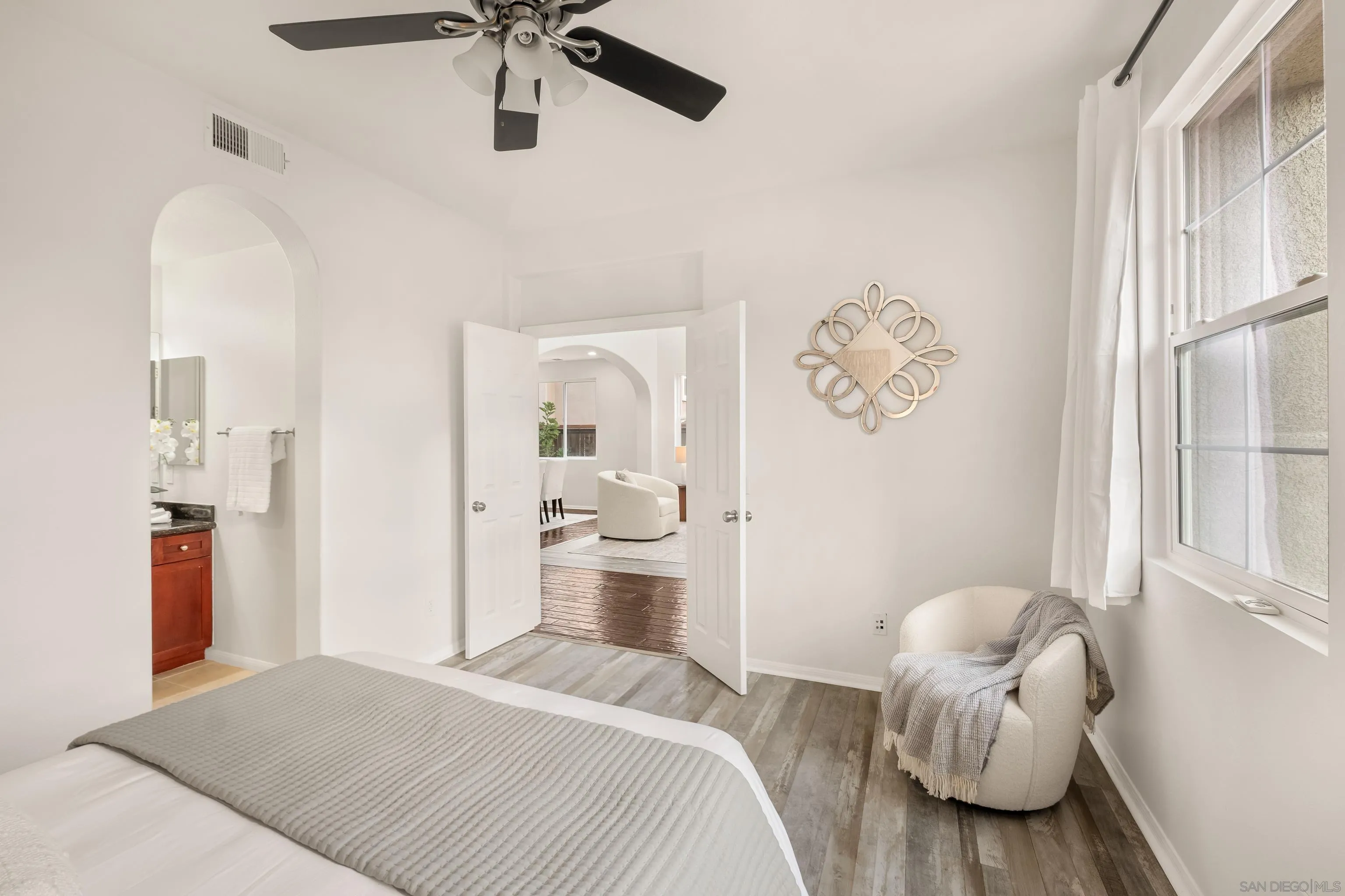 https://cdn.realtyfeed.com/cdn/127/260020489/7e0837f1fd8df91297b85f7613bca439.webp