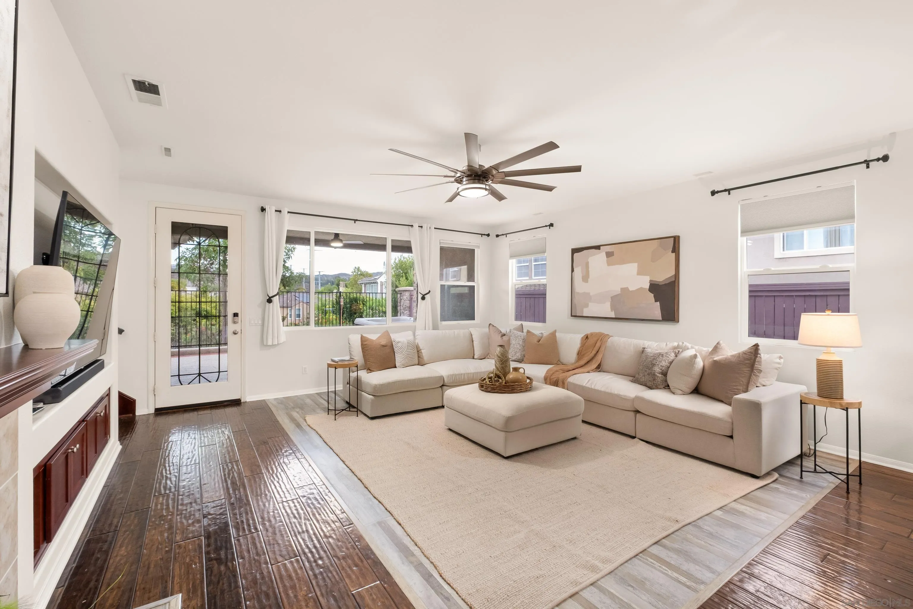 https://cdn.realtyfeed.com/cdn/127/260020489/8742aac56c4b1918aa240189e33bb9db.webp