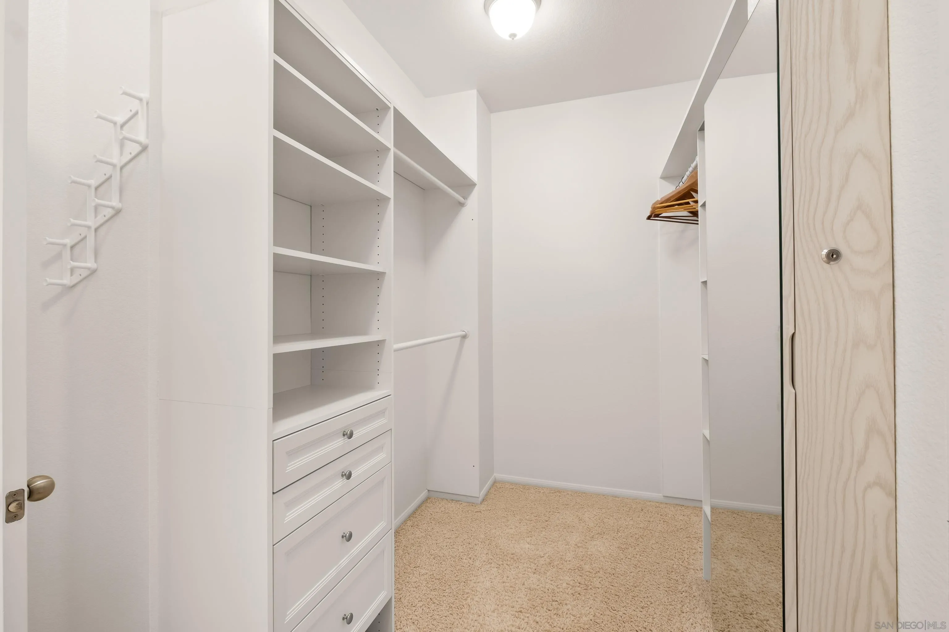 https://cdn.realtyfeed.com/cdn/127/260020489/b4bb7f1e3a1632976f45ae3379a39edc.webp