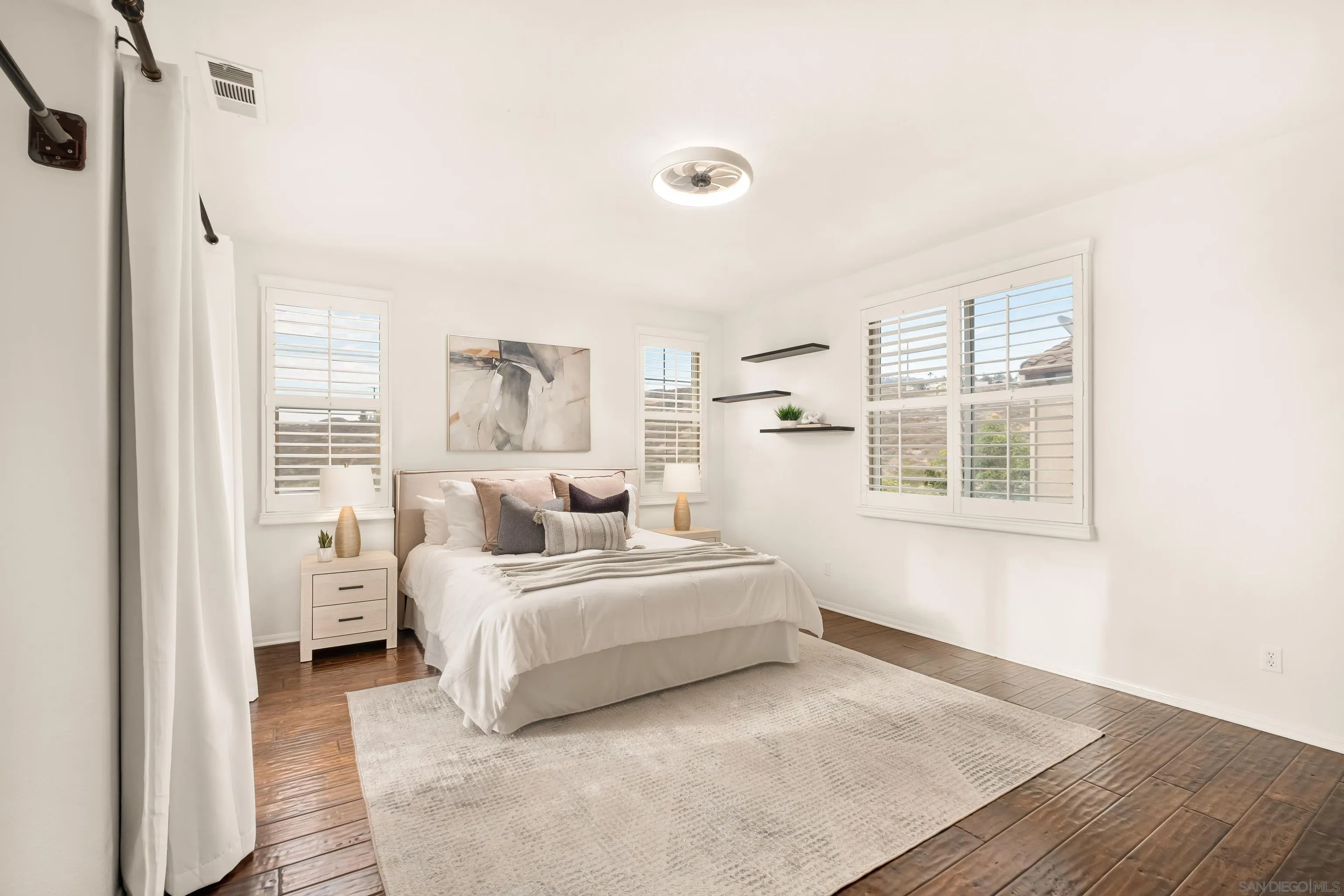 https://cdn.realtyfeed.com/cdn/127/260020489/d5c3e2b58cf72c19e7e32a282499fb7d.webp