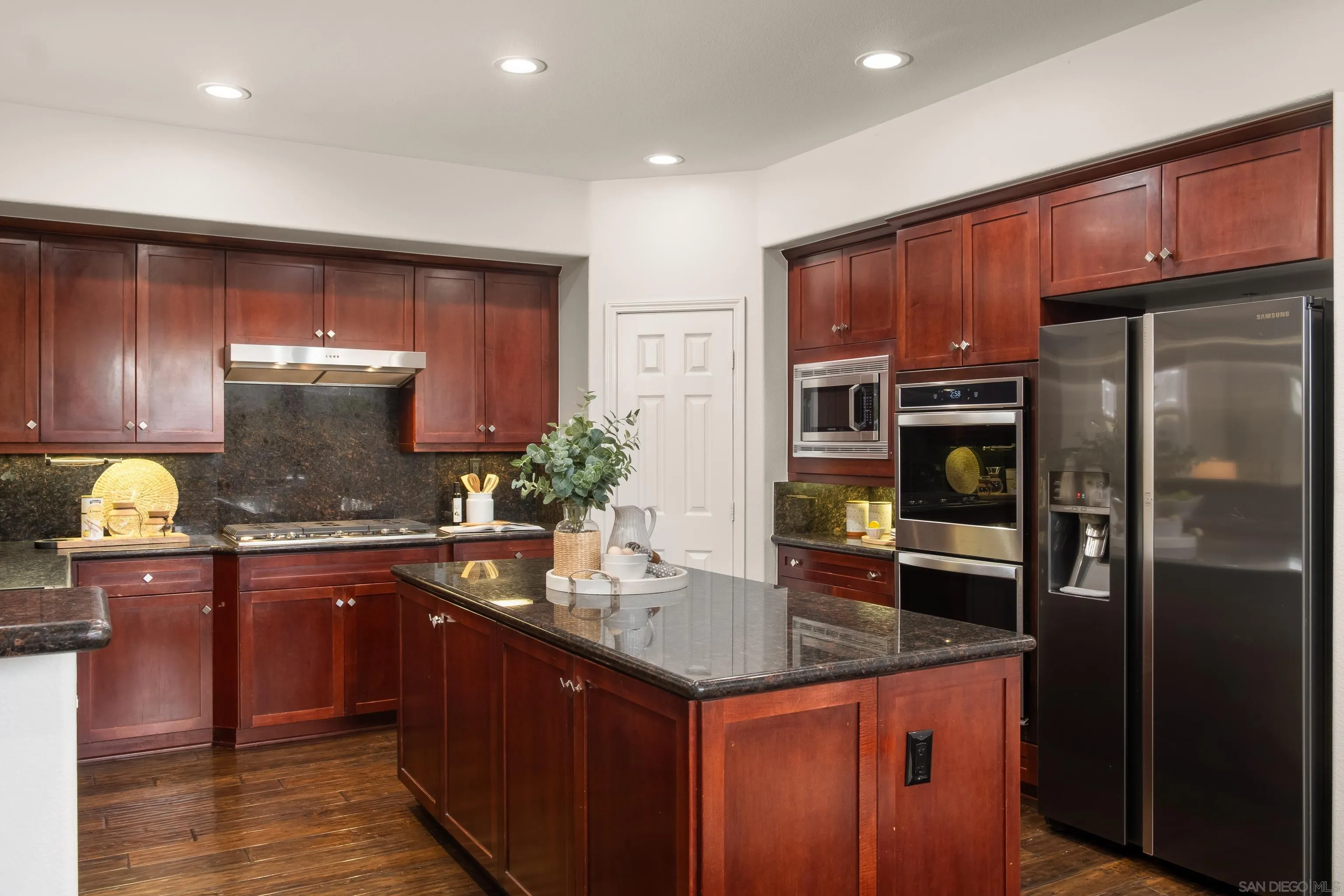 https://cdn.realtyfeed.com/cdn/127/260020489/df625053f7e59d79e5cded23bb5e5fb2.webp
