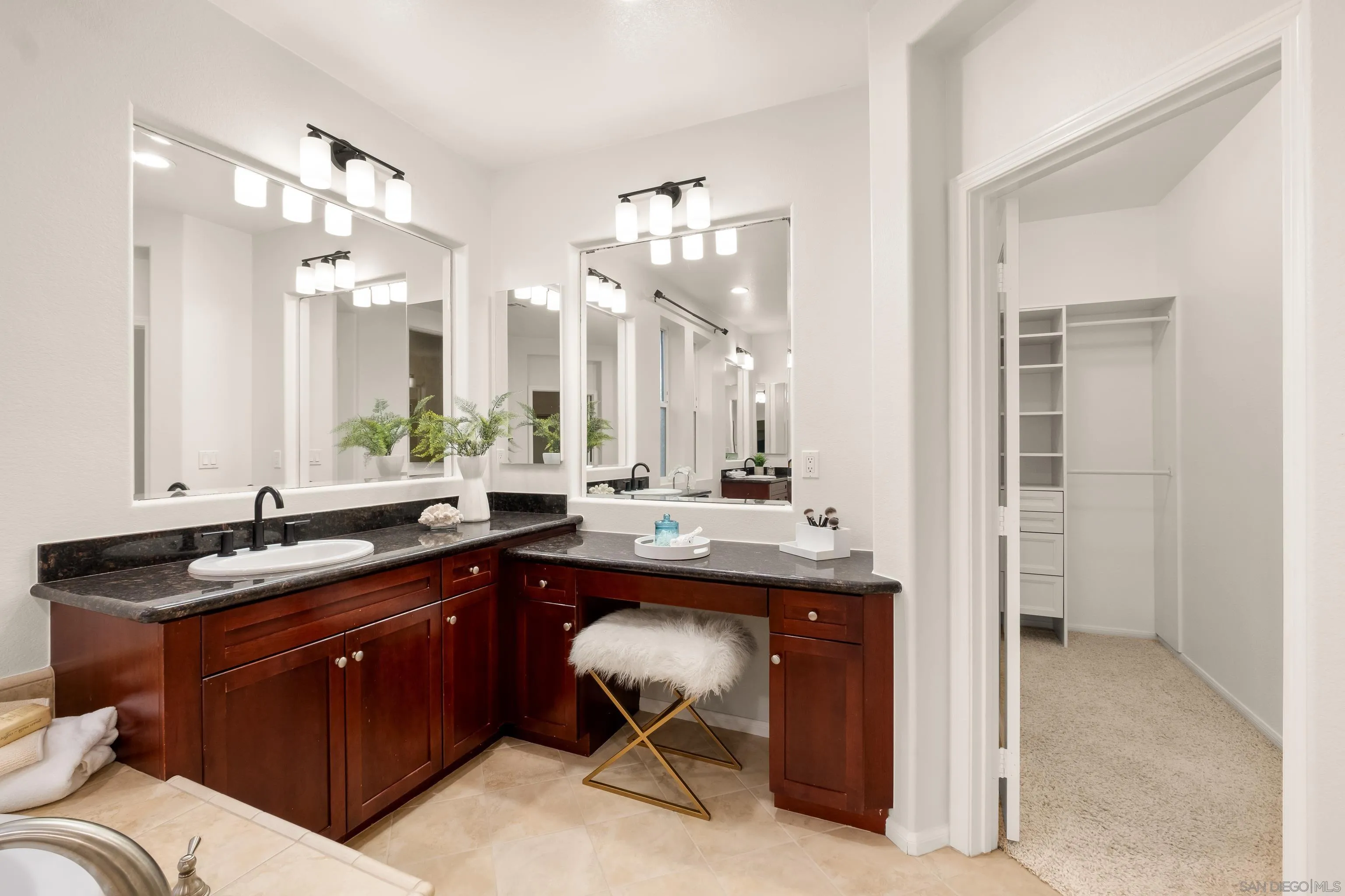 https://cdn.realtyfeed.com/cdn/127/260020489/e3ae9c0f6cc87977f960a0c3f96babed.webp