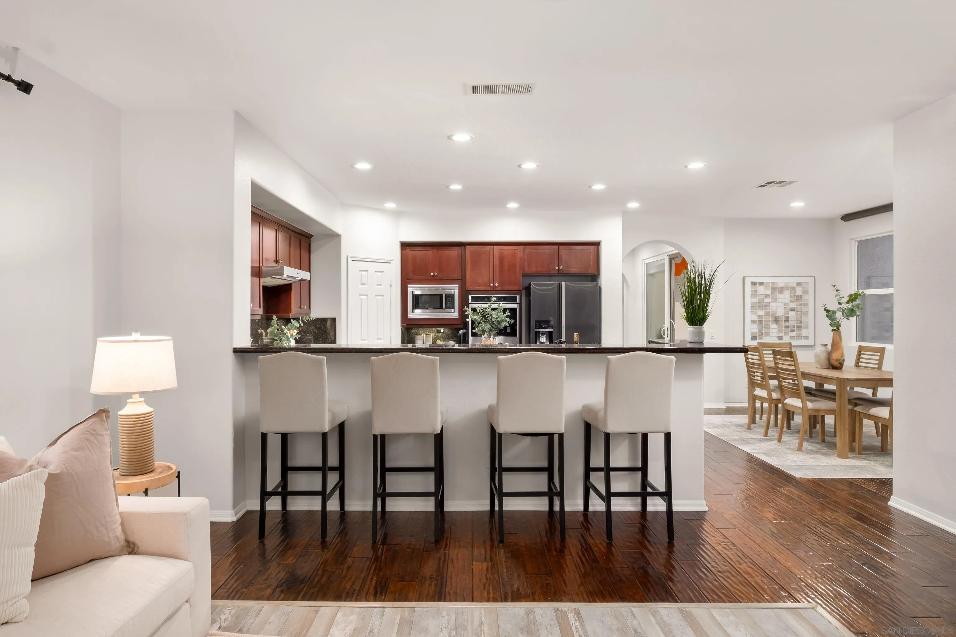 https://cdn.realtyfeed.com/cdn/127/260020489/ec5c6c2ff74ee65275b2fef0bd92a14e.webp