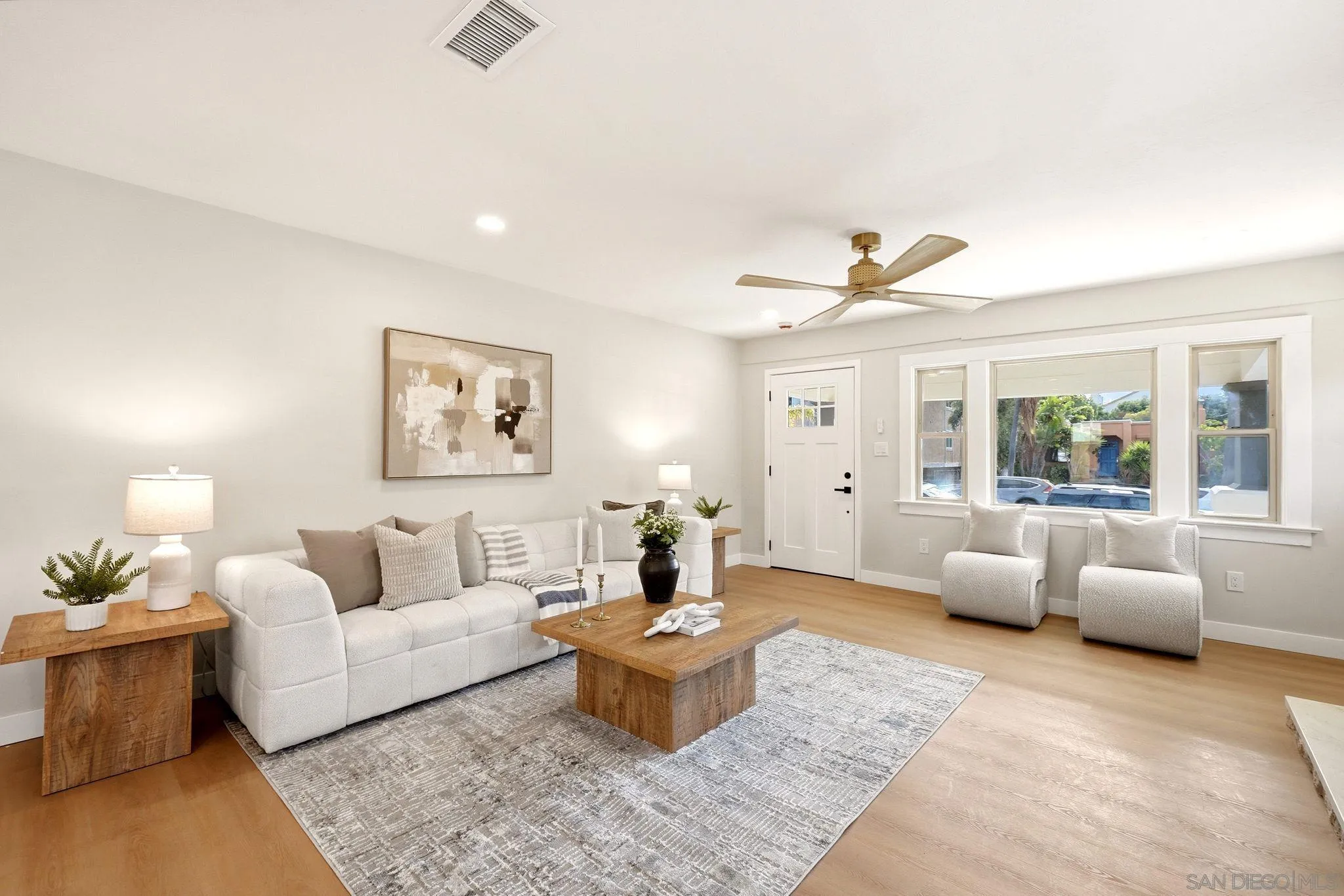 https://cdn.realtyfeed.com/cdn/127/260020490/2709e4a464118bbfa797766e01c9b274.webp